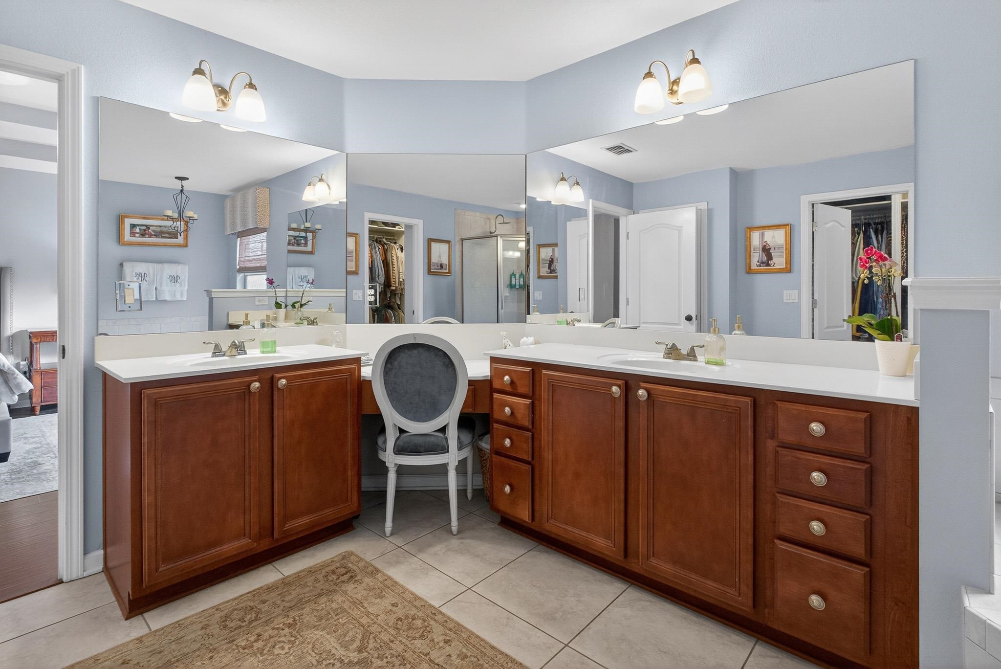 712 Wooded Hamlet Ct