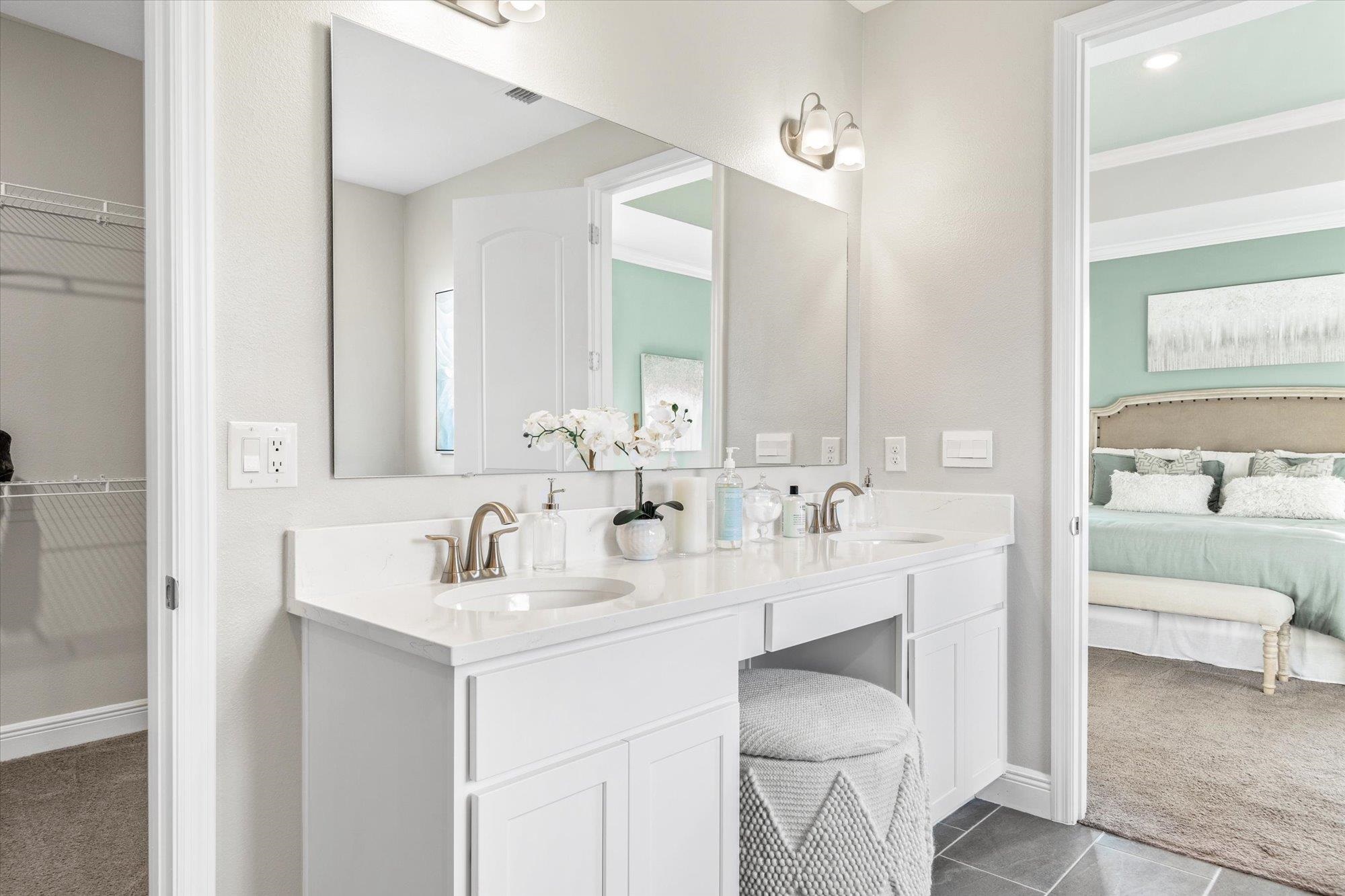 2214 Elegant Manor Circle