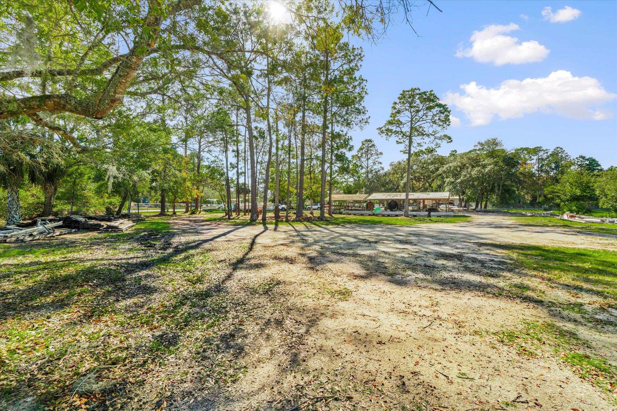 1401 State Road 207