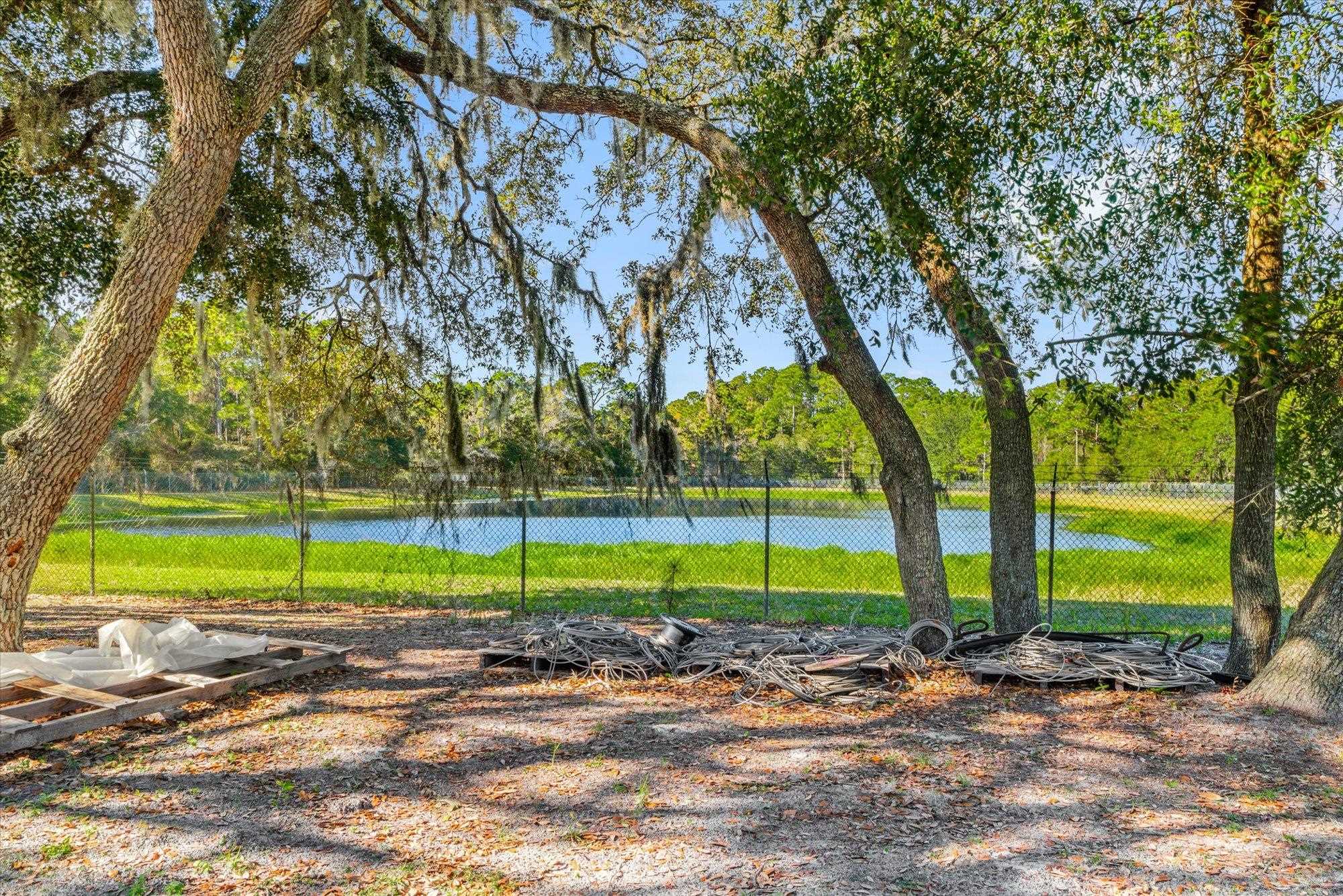 1401 State Road 207