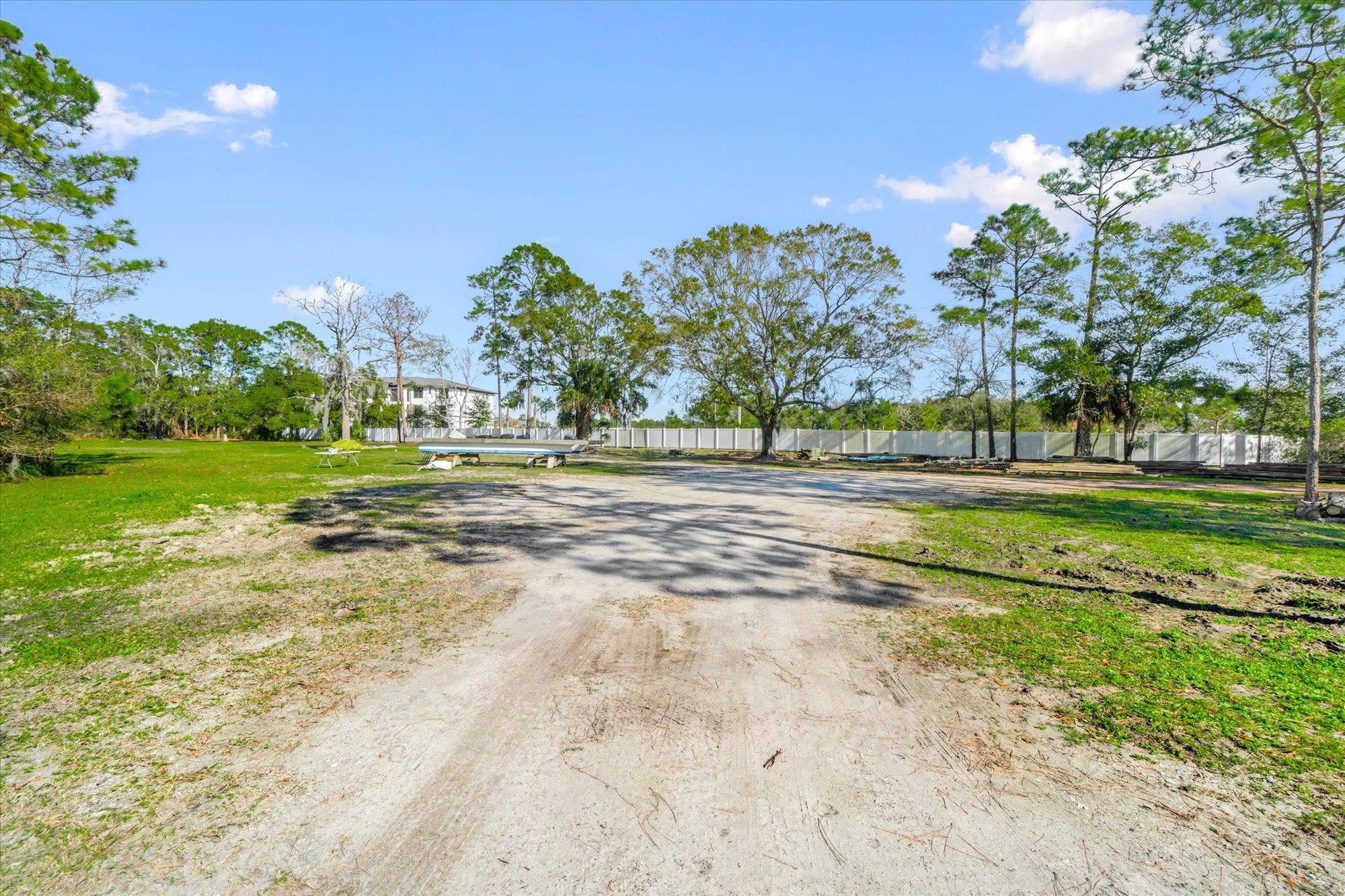 1401 State Road 207