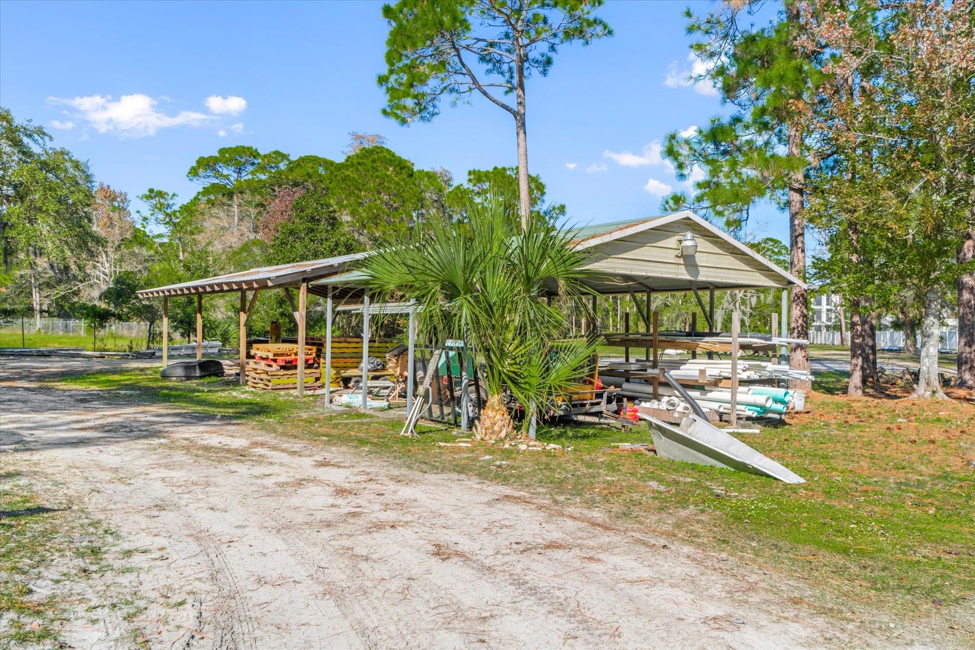 1401 State Road 207