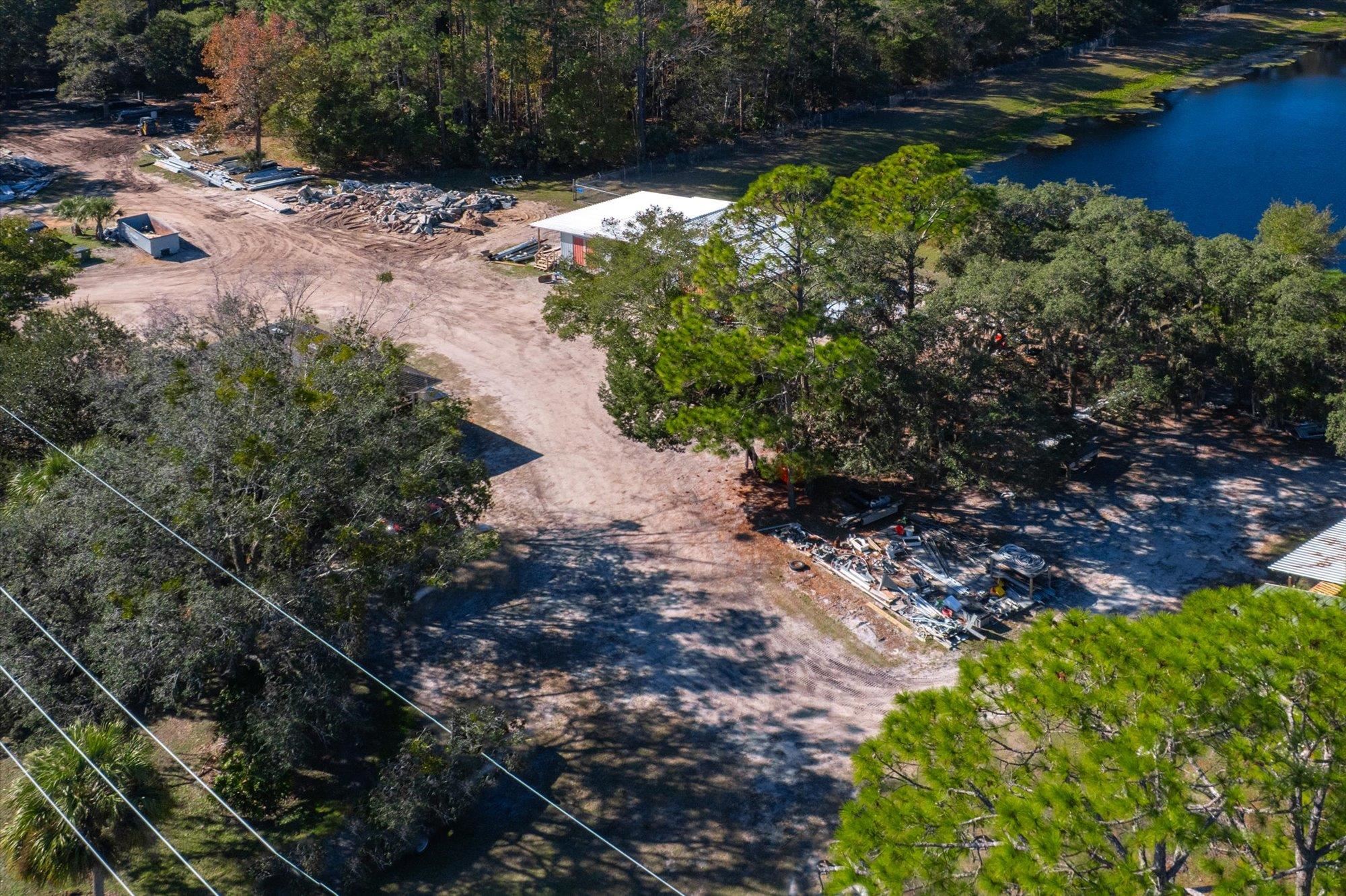 1401 State Road 207