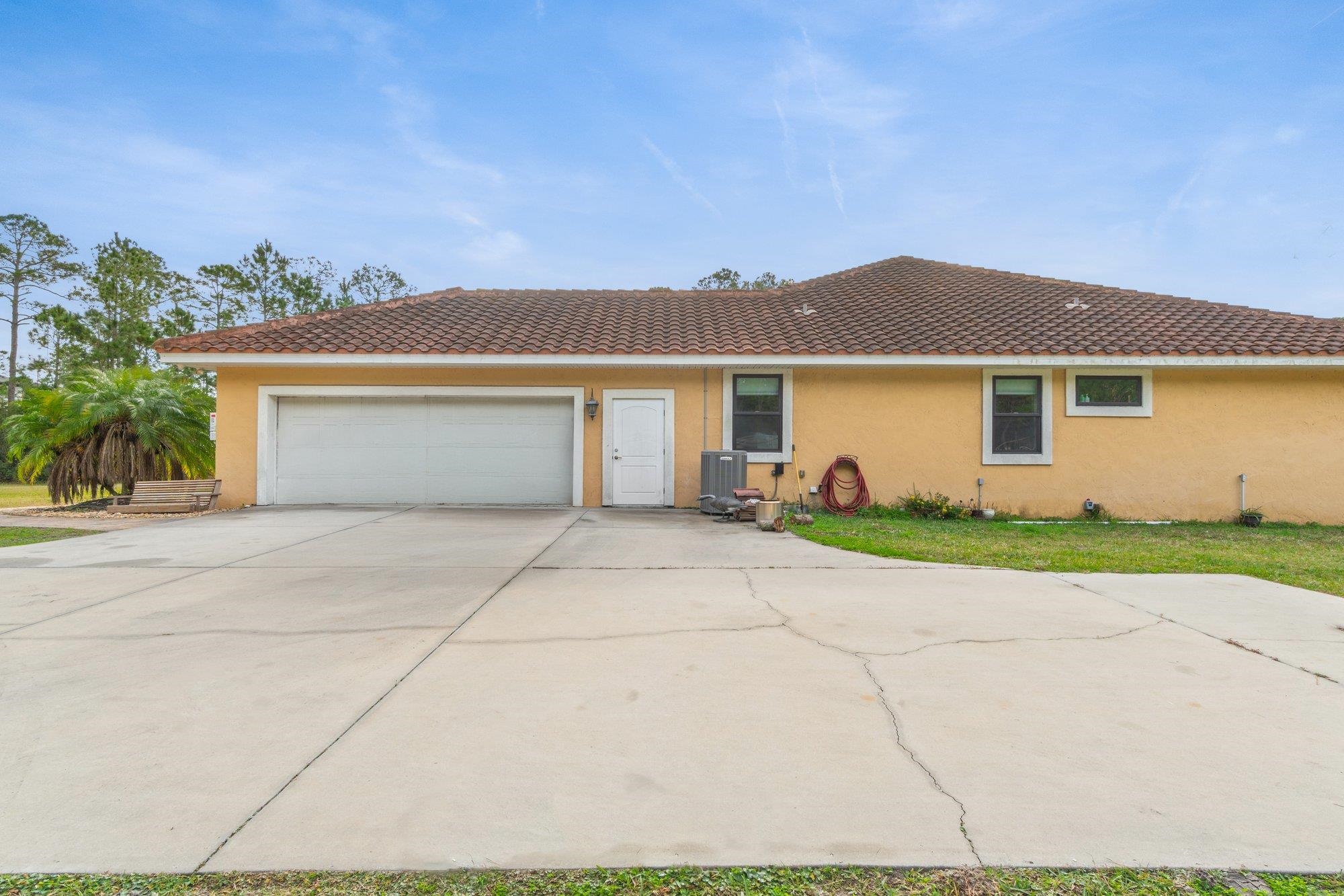 1401 State Road 207