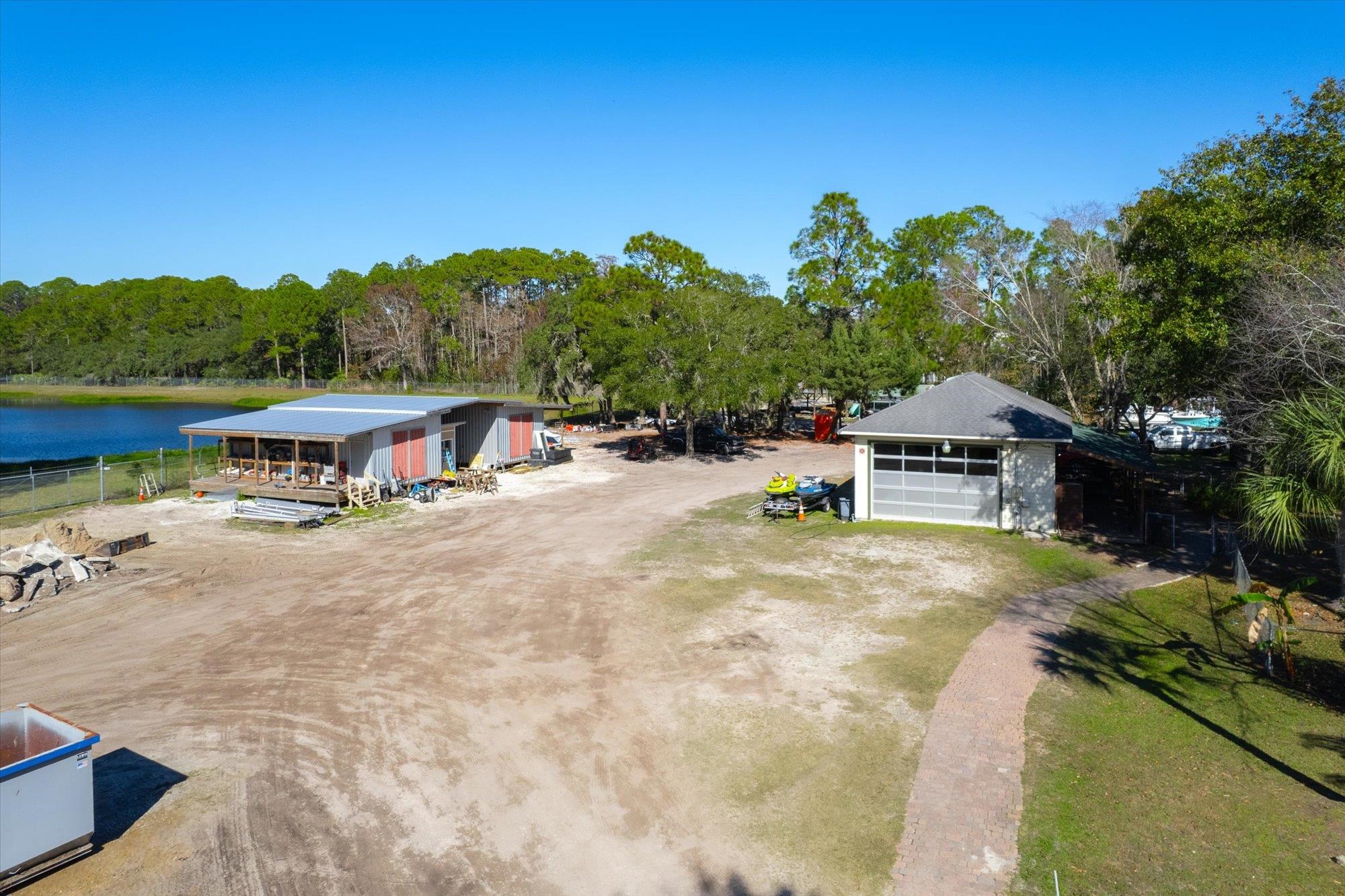1401 State Road 207
