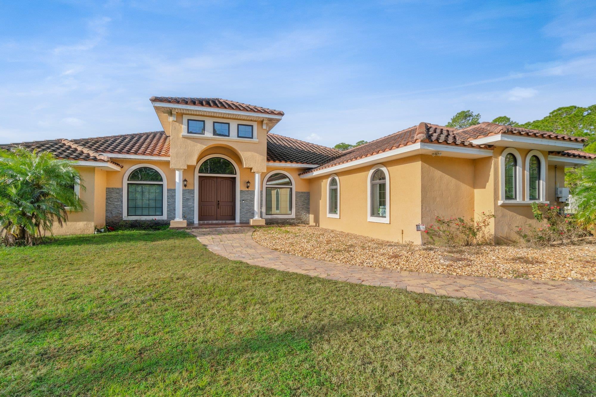 1401 State Road 207