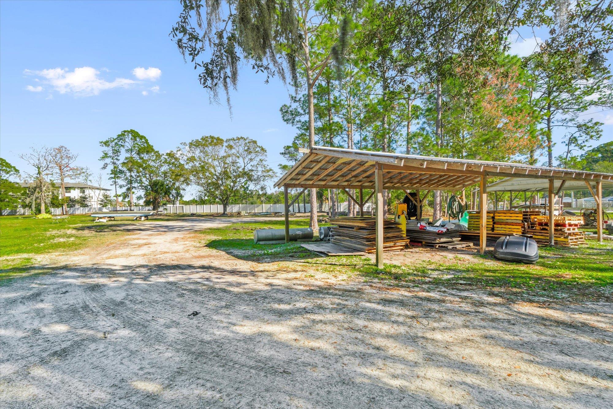 1401 State Road 207