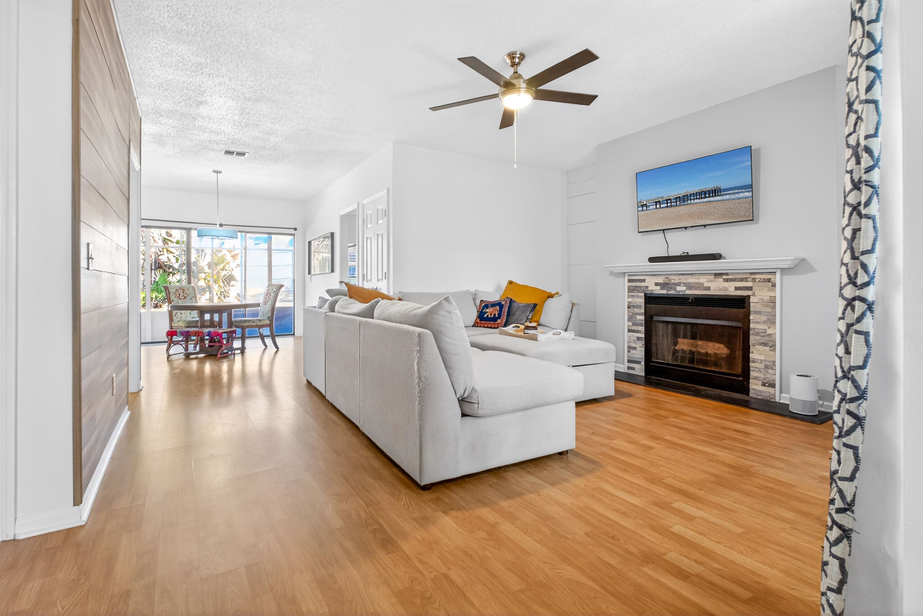 2305 Wood Hill Pl Unit: 2305