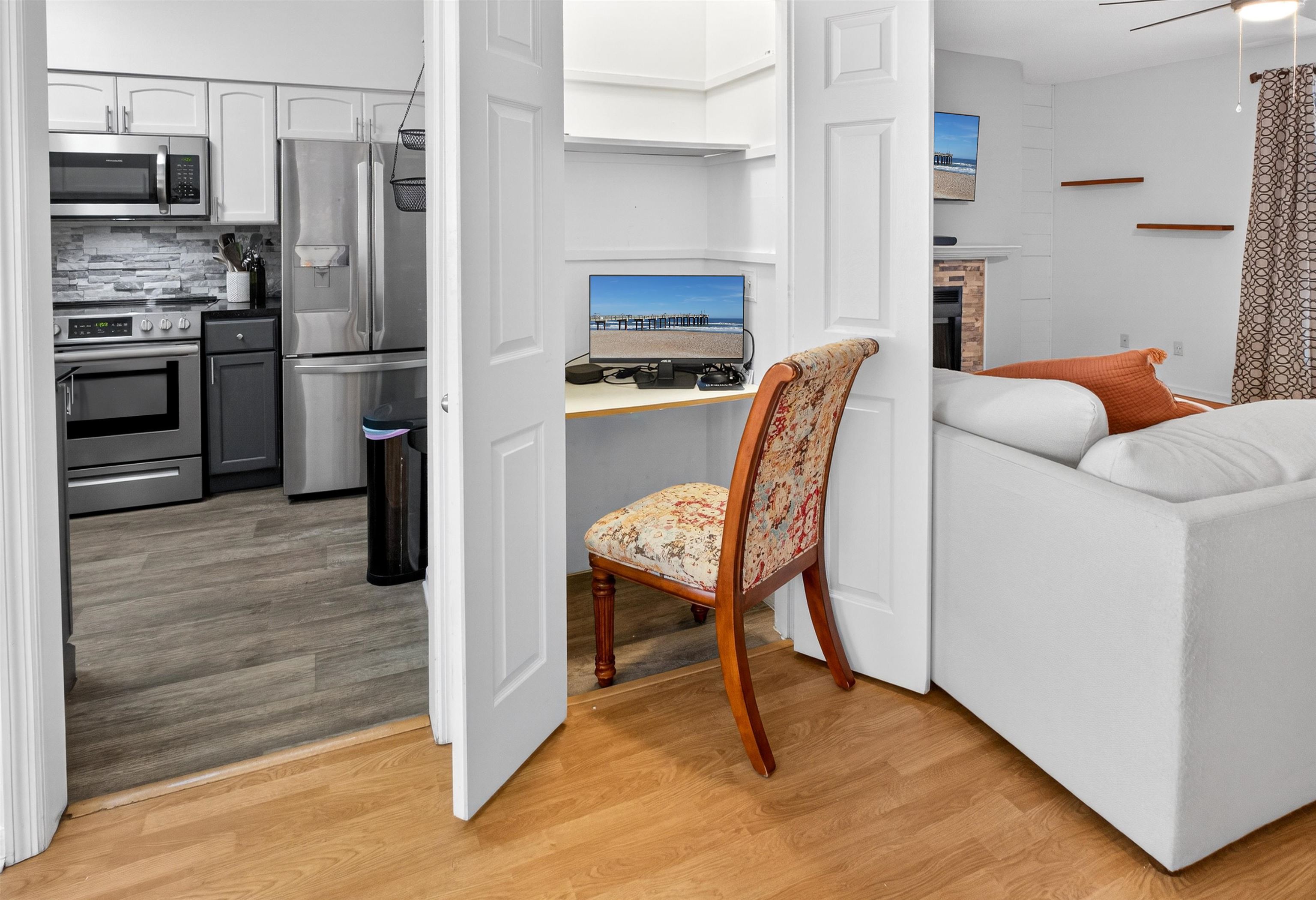 2305 Wood Hill Pl Unit: 2305
