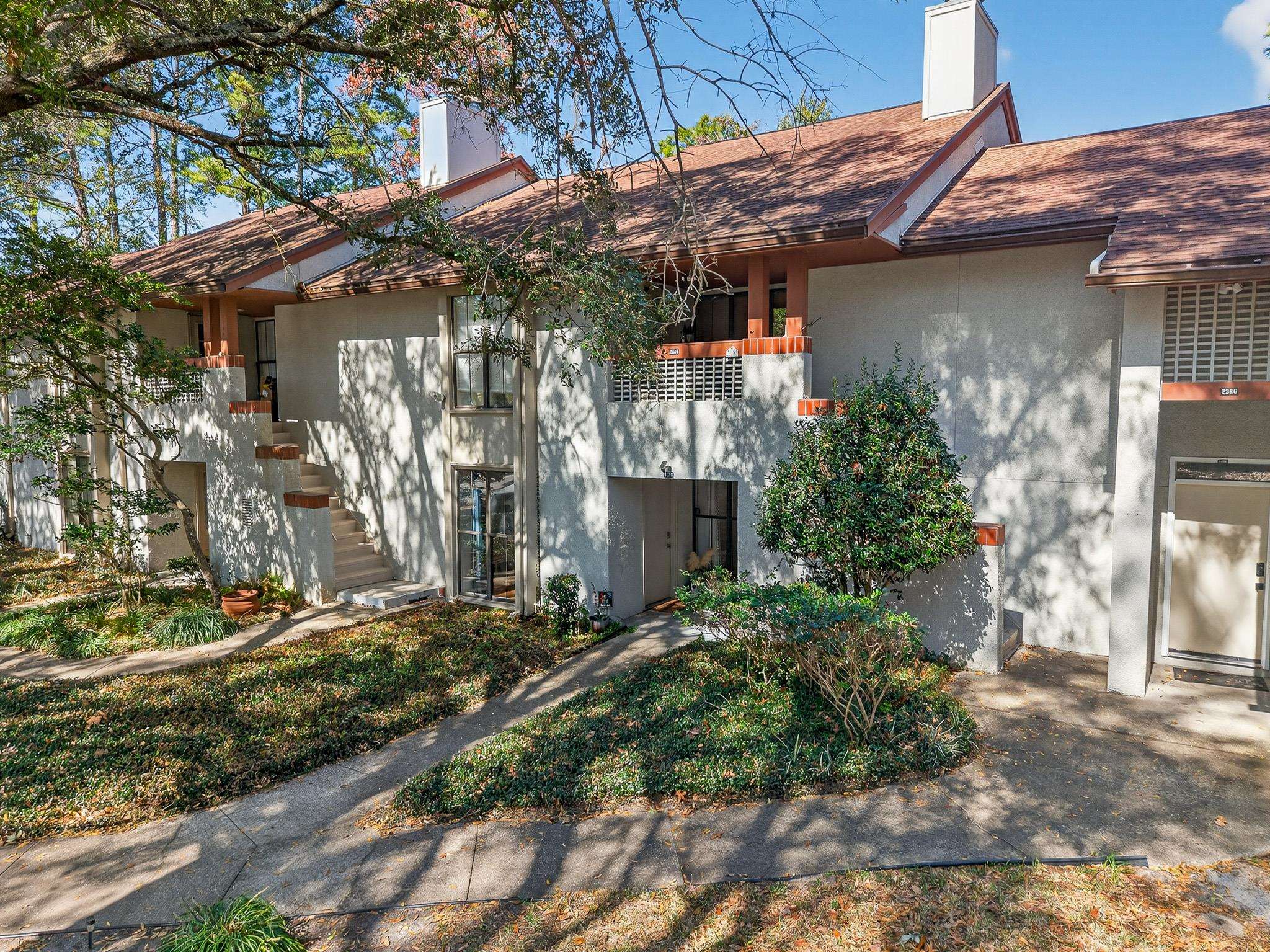 2305 Wood Hill Pl Unit: 2305