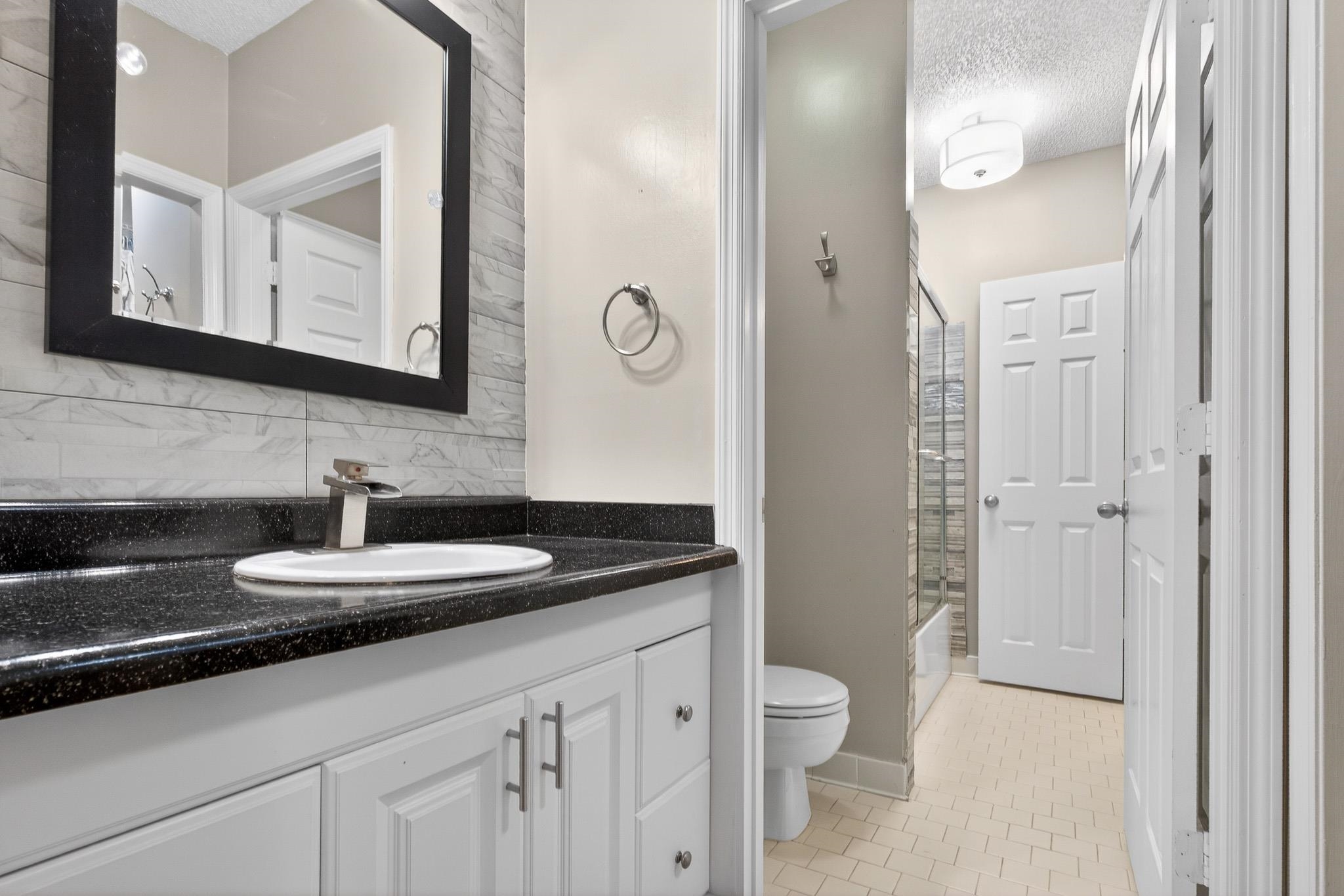 2305 Wood Hill Pl Unit: 2305