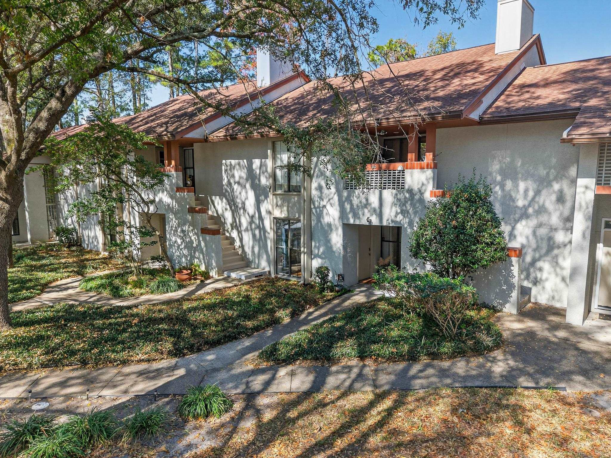 2305 Wood Hill Pl Unit: 2305