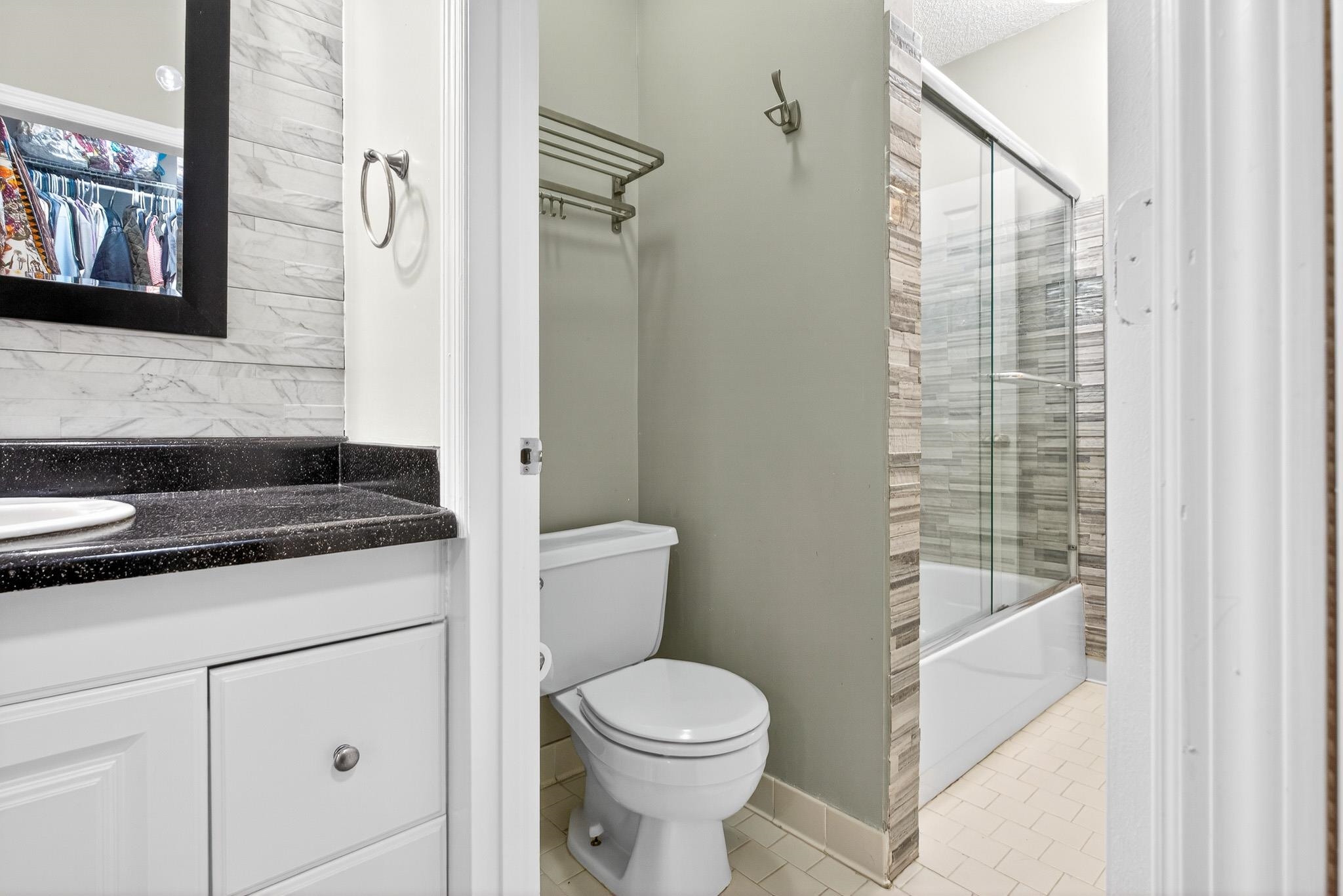2305 Wood Hill Pl Unit: 2305