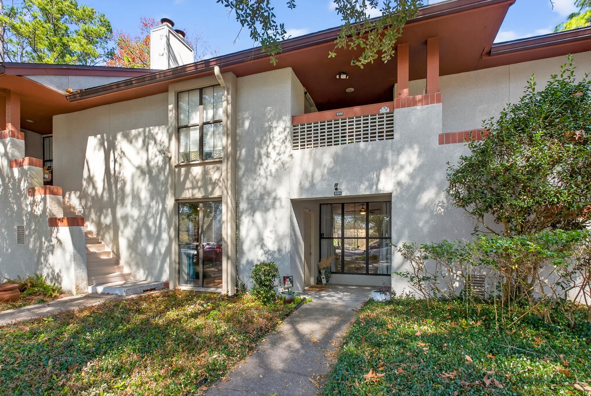 2305 Wood Hill Pl Unit: 2305