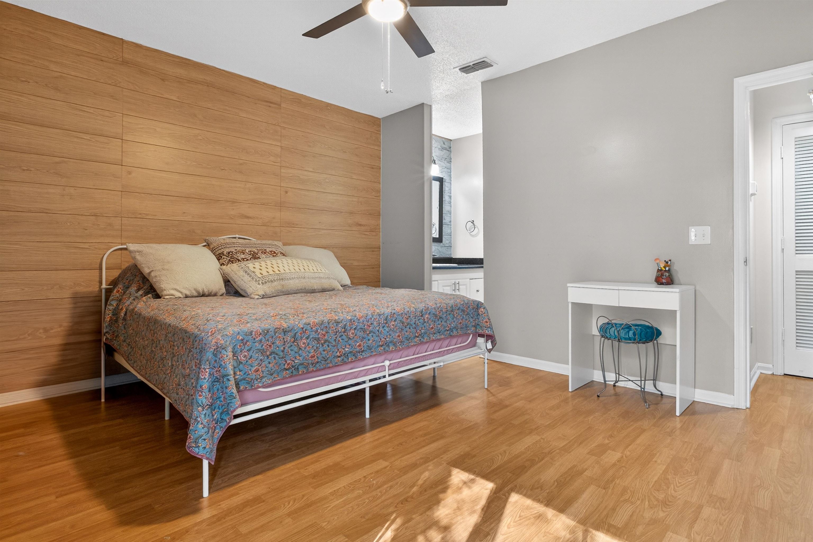 2305 Wood Hill Pl Unit: 2305