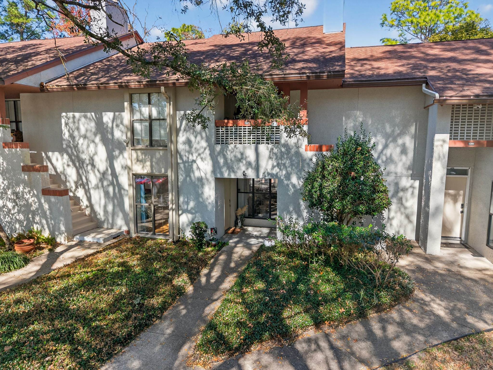 2305 Wood Hill Pl Unit: 2305