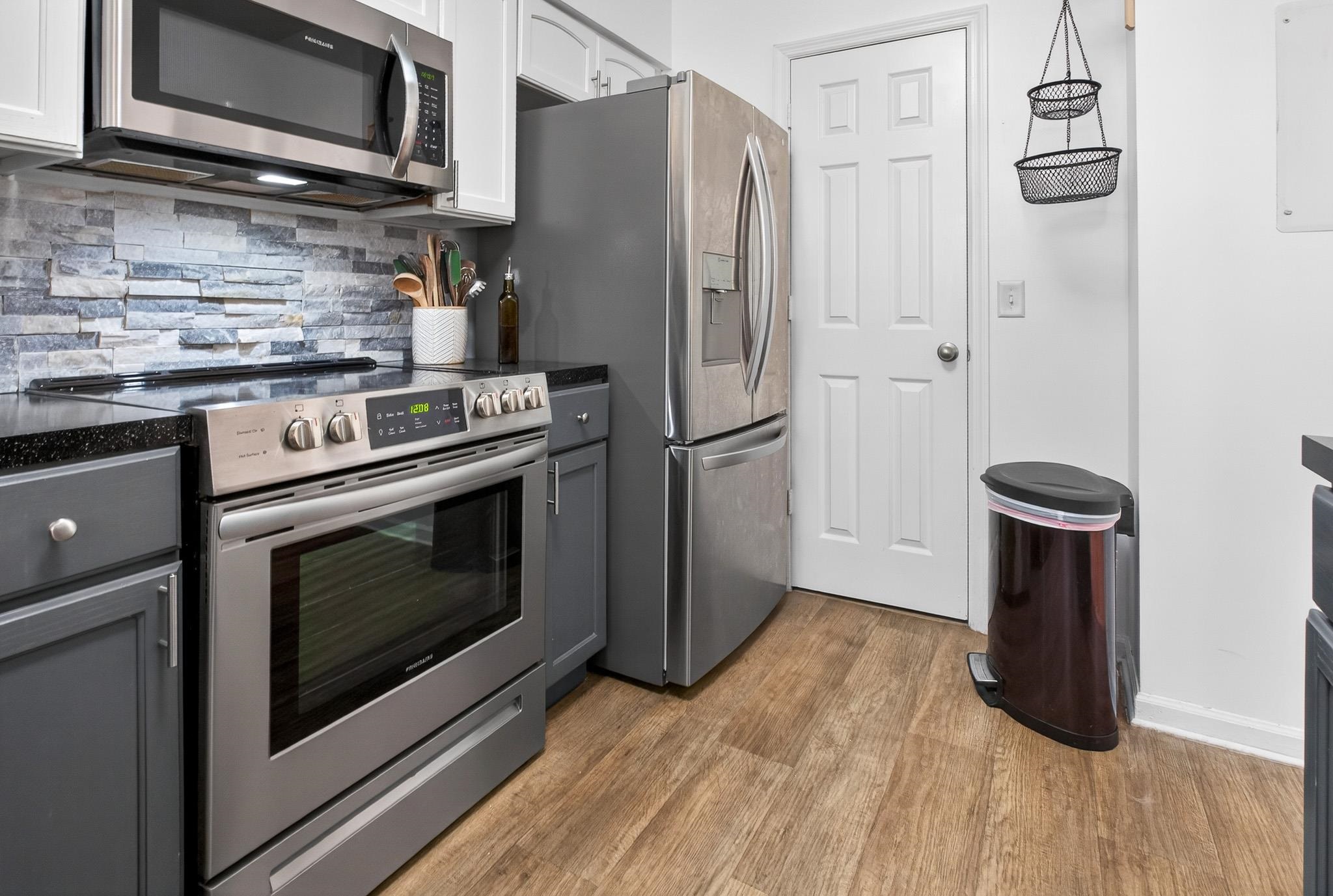 2305 Wood Hill Pl Unit: 2305