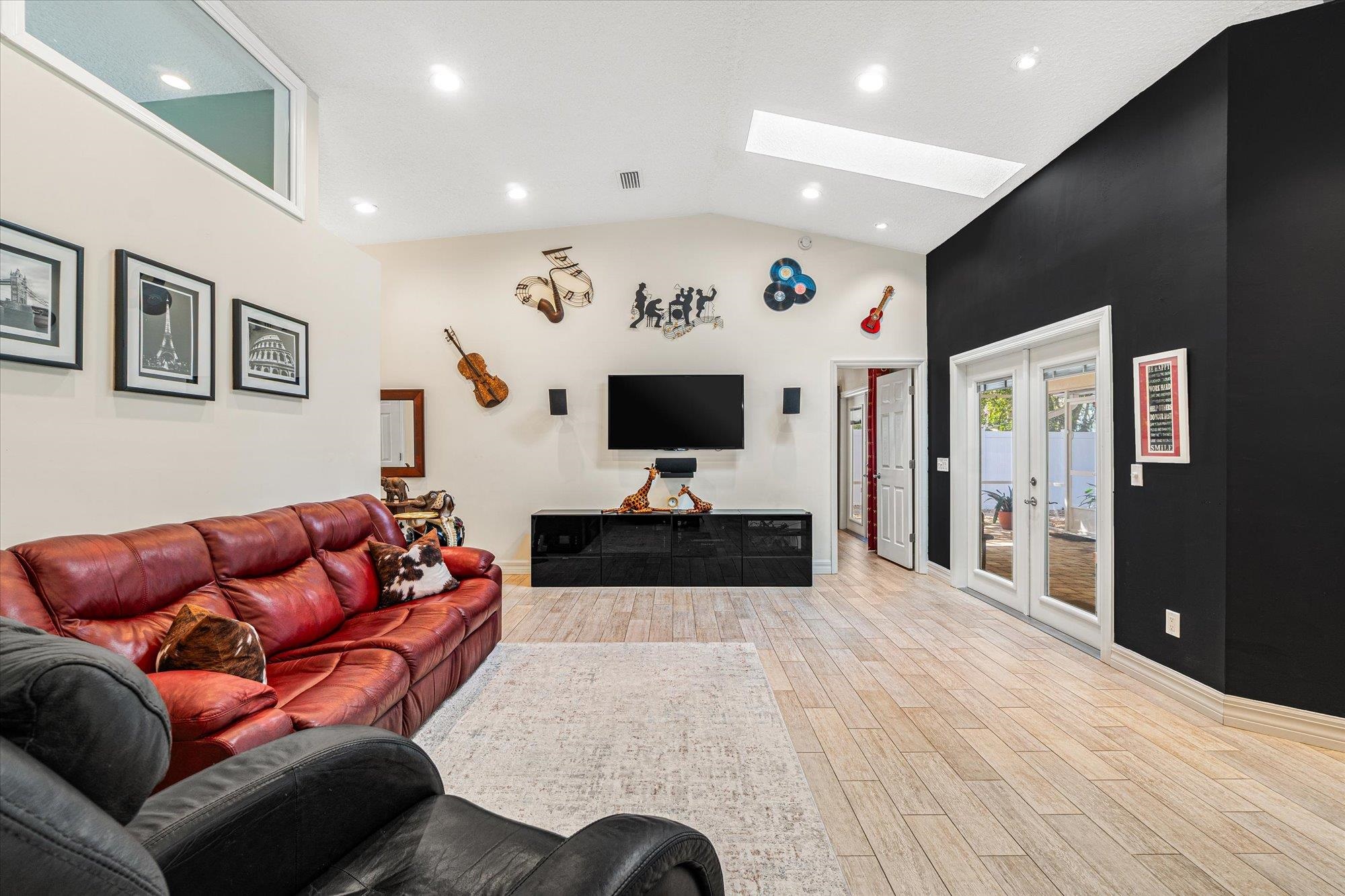 19 Sunfish Dr