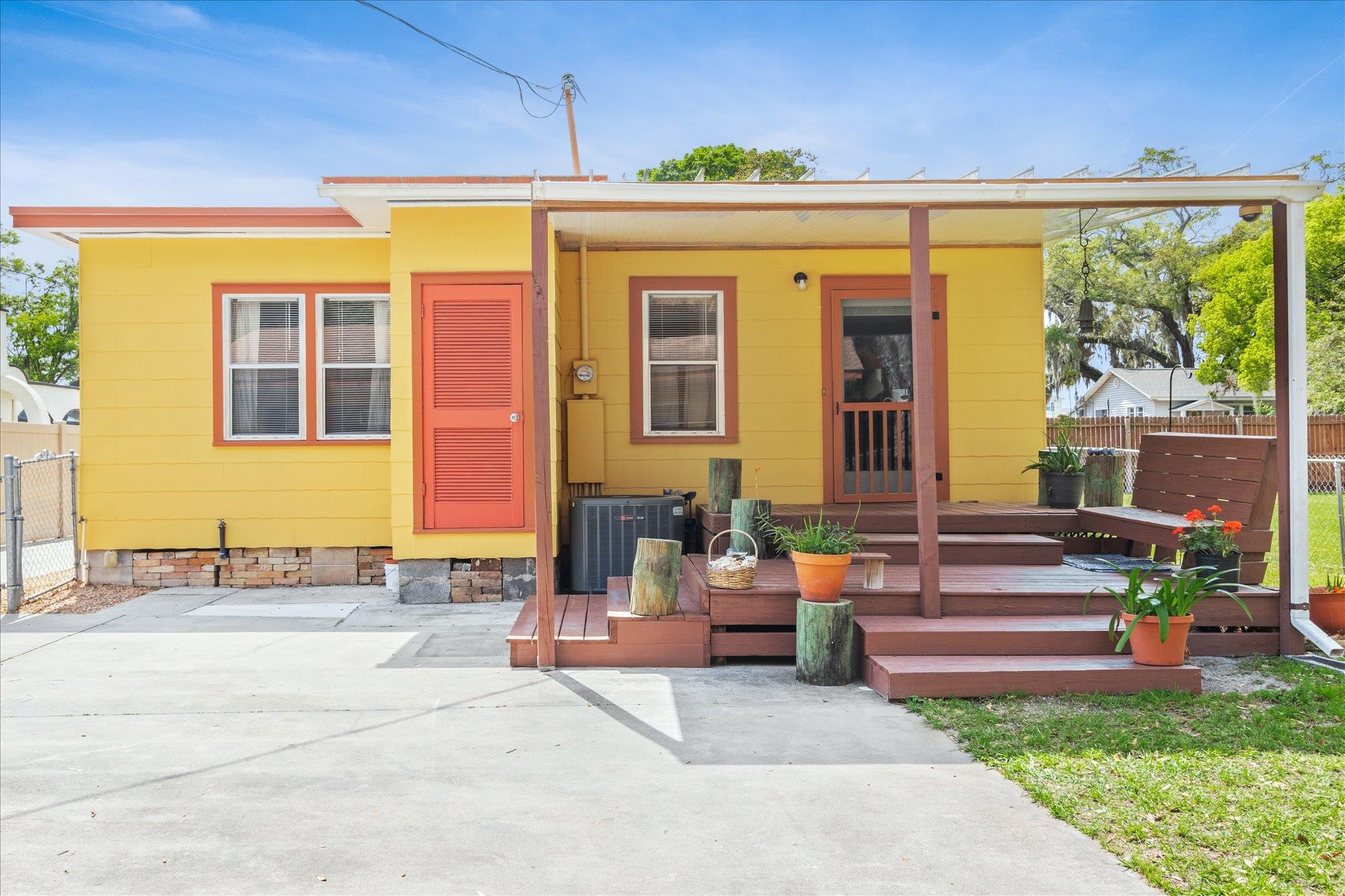 116 Colon Avenue