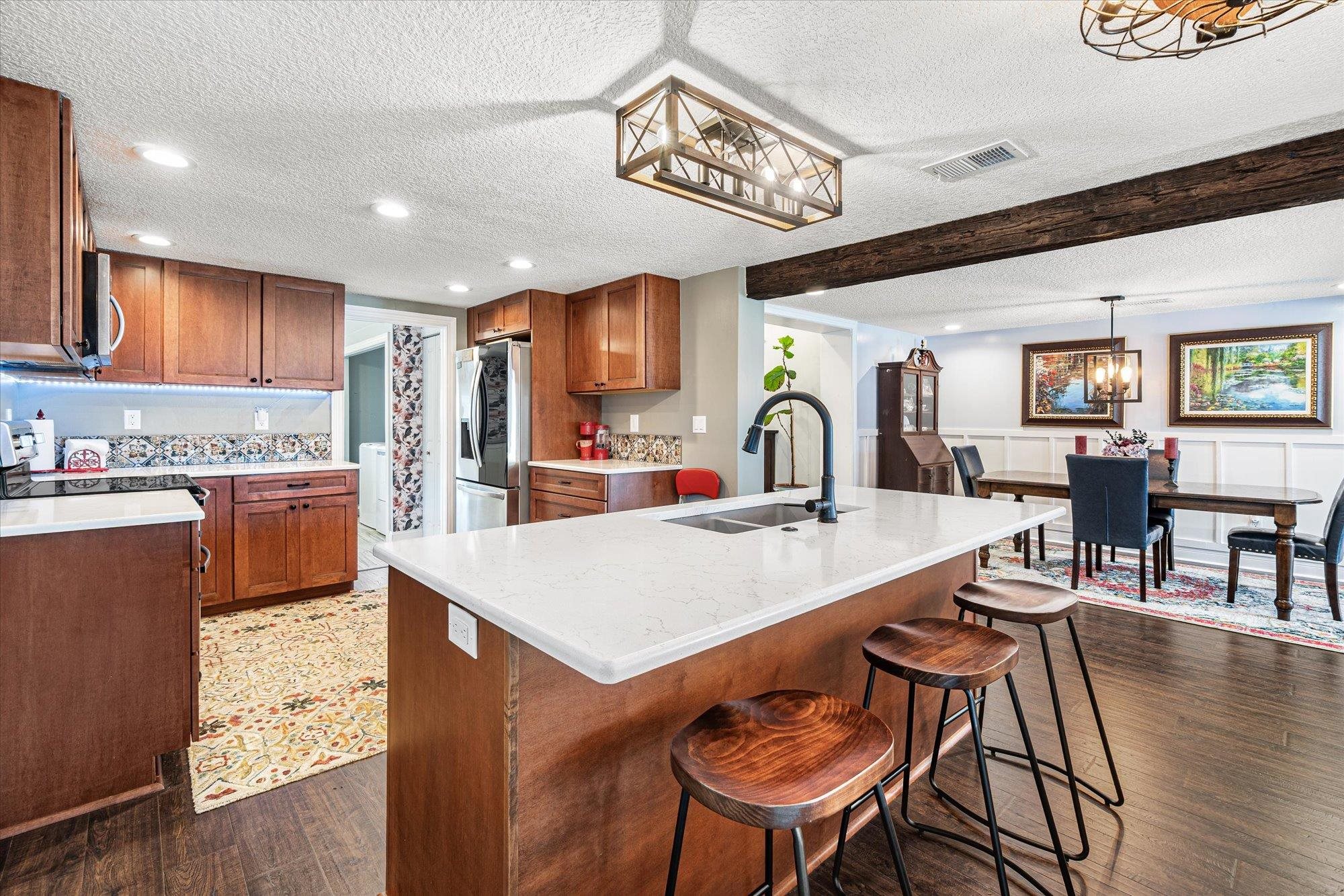 256 S Matanzas Blvd