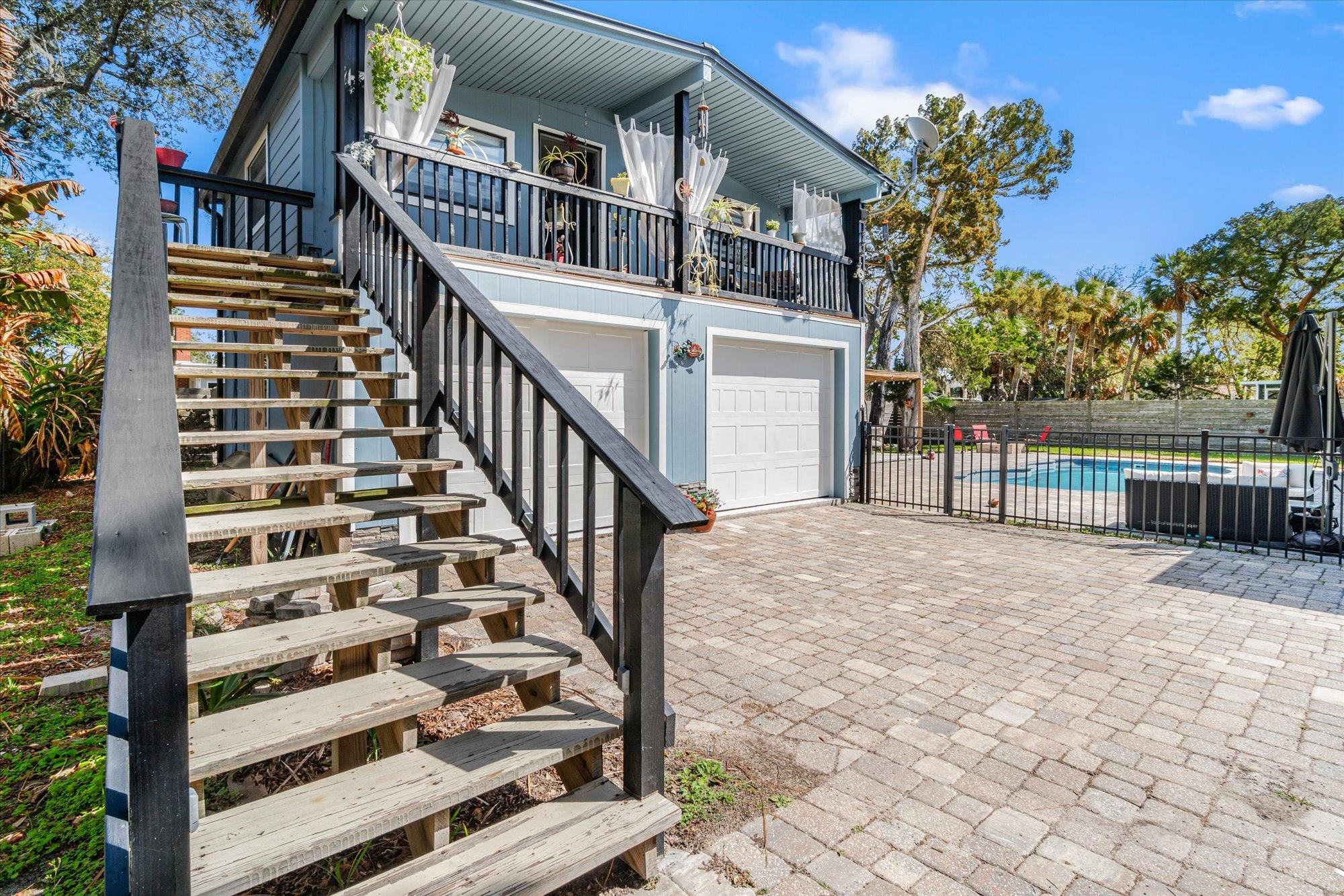 256 S Matanzas Blvd