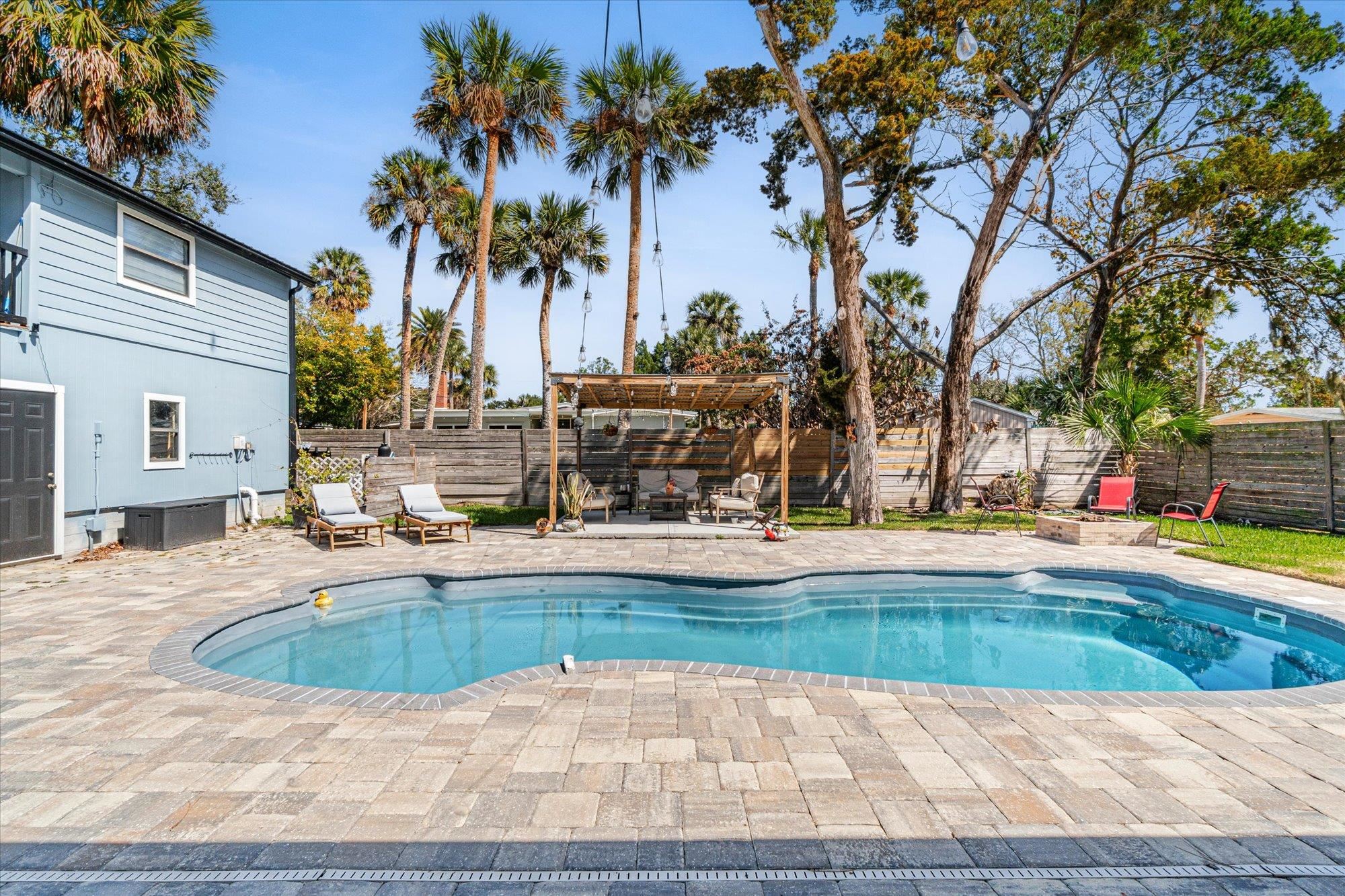 256 S Matanzas Blvd