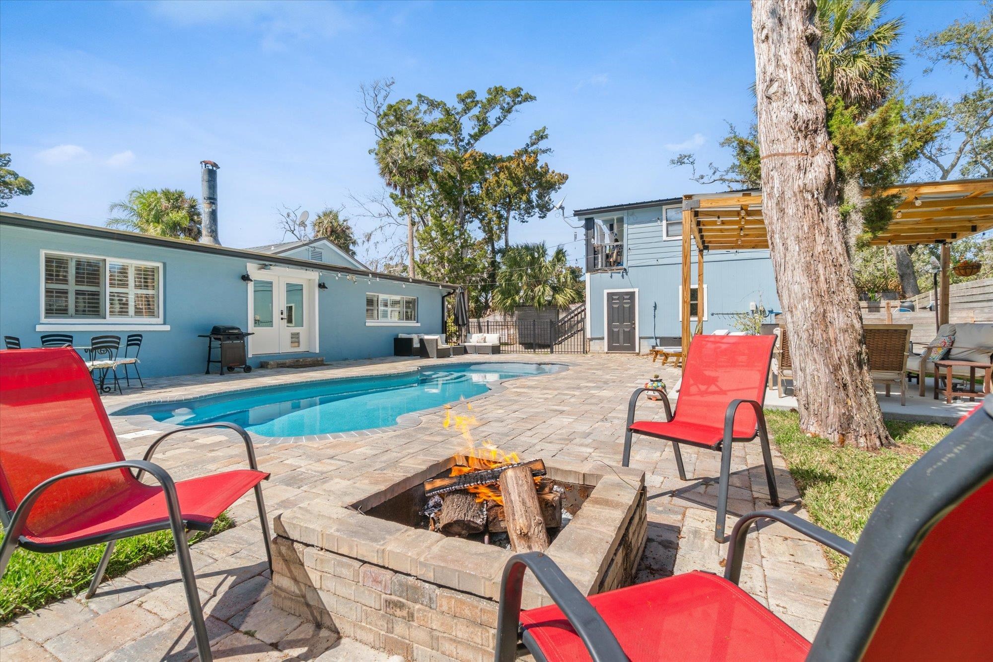 256 S Matanzas Blvd