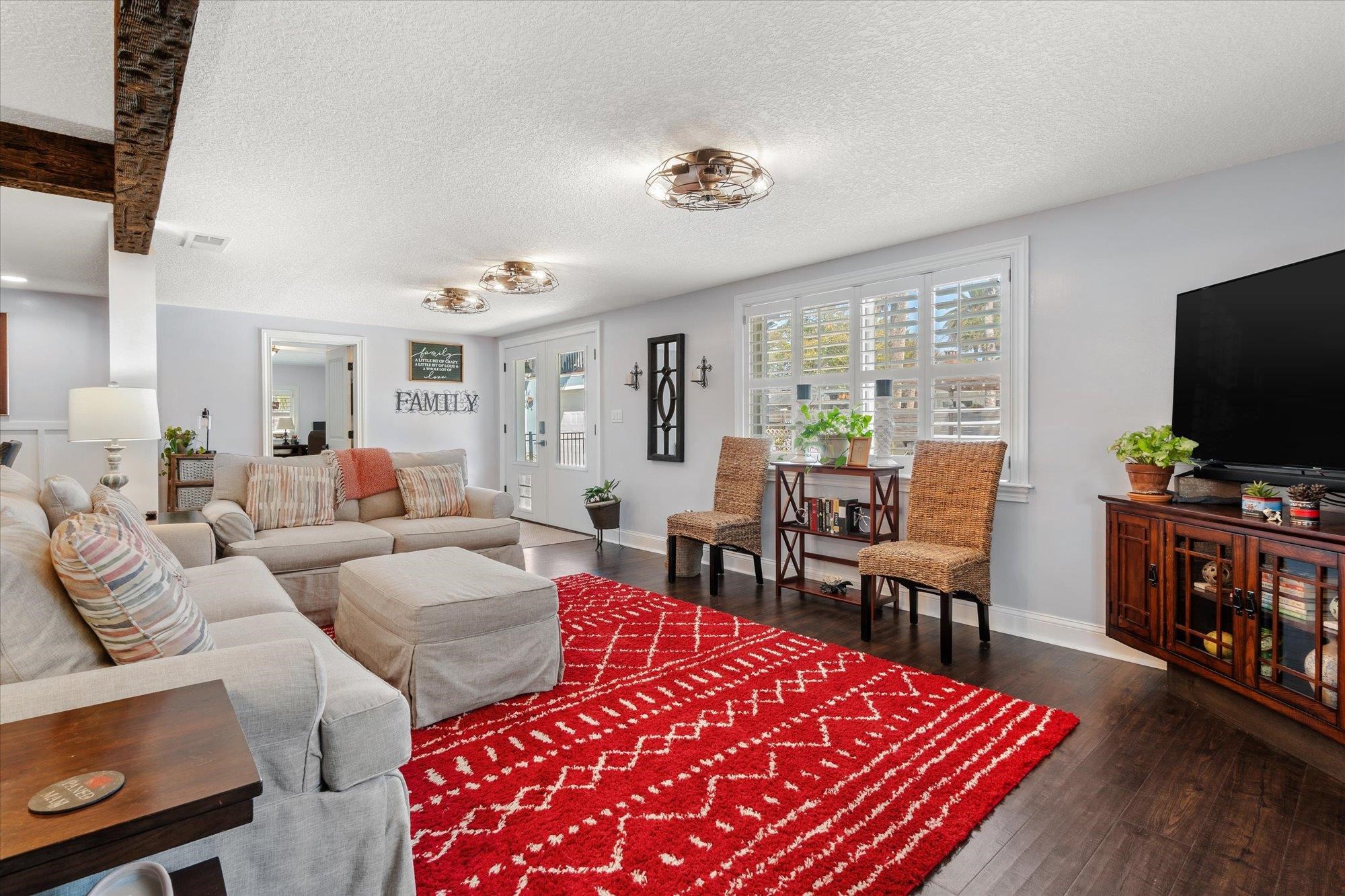 256 S Matanzas Blvd