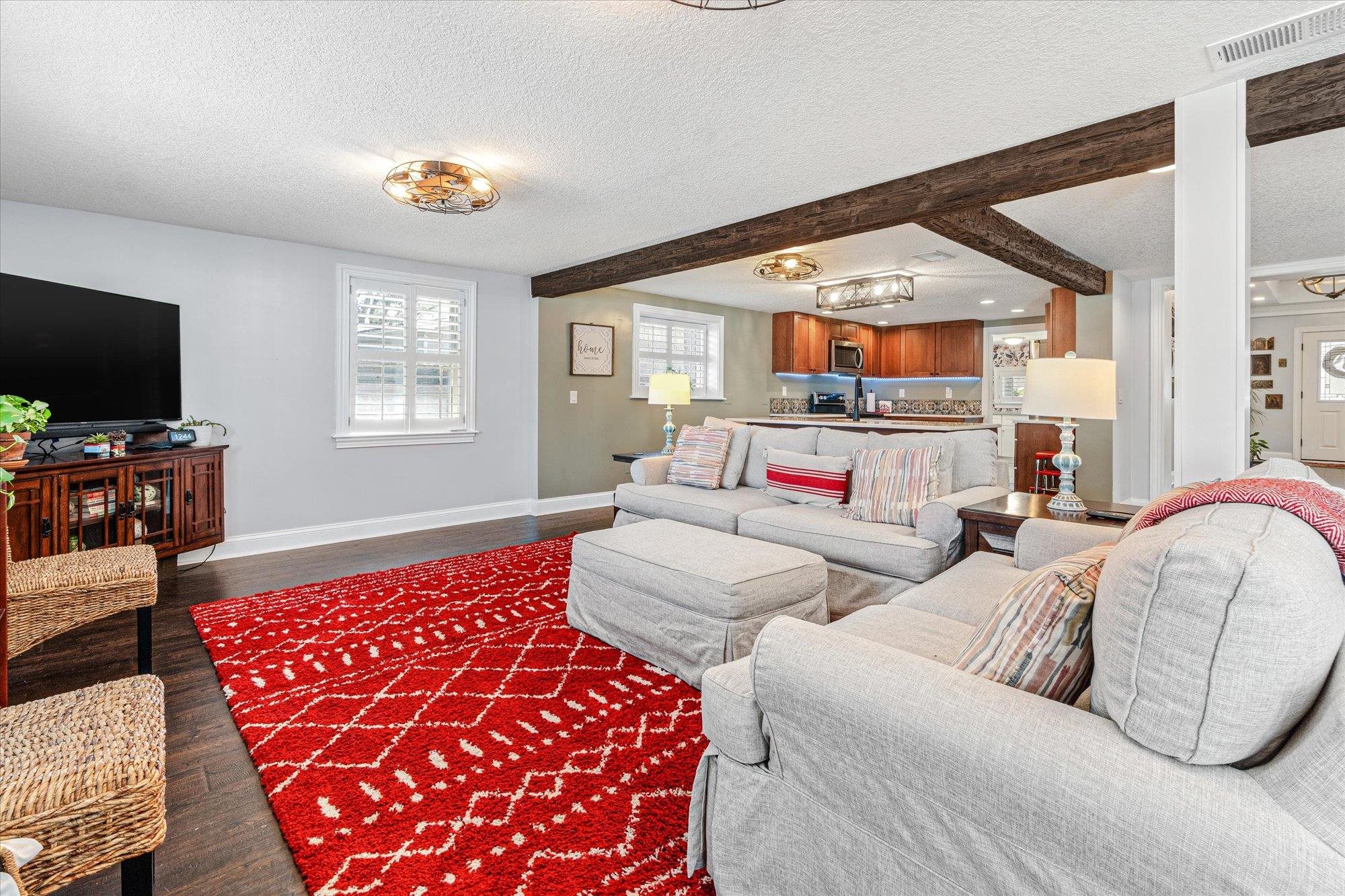 256 S Matanzas Blvd