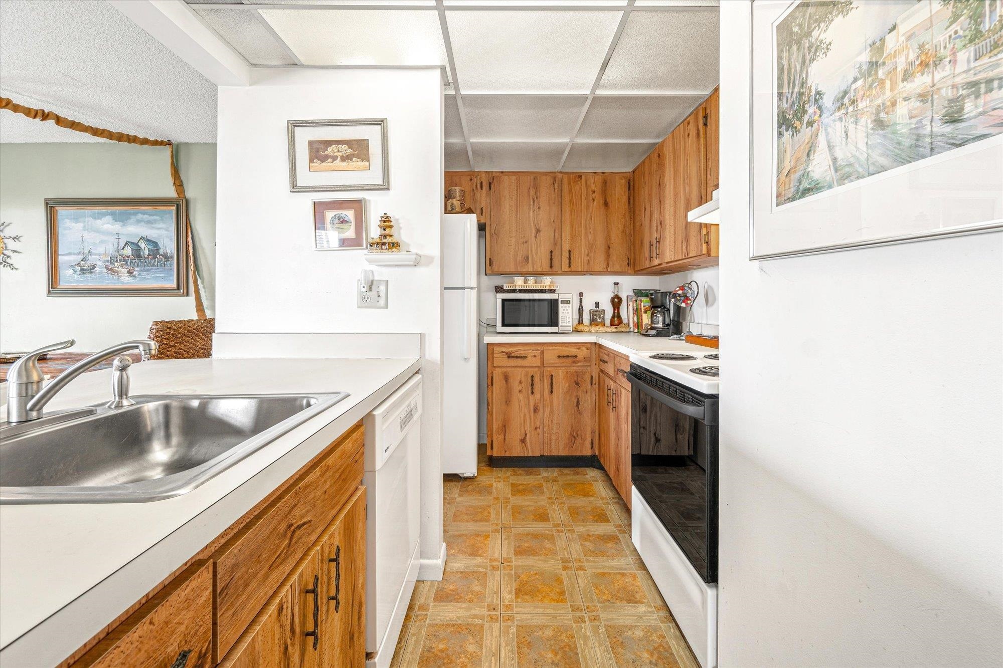 34 Veronese Ct