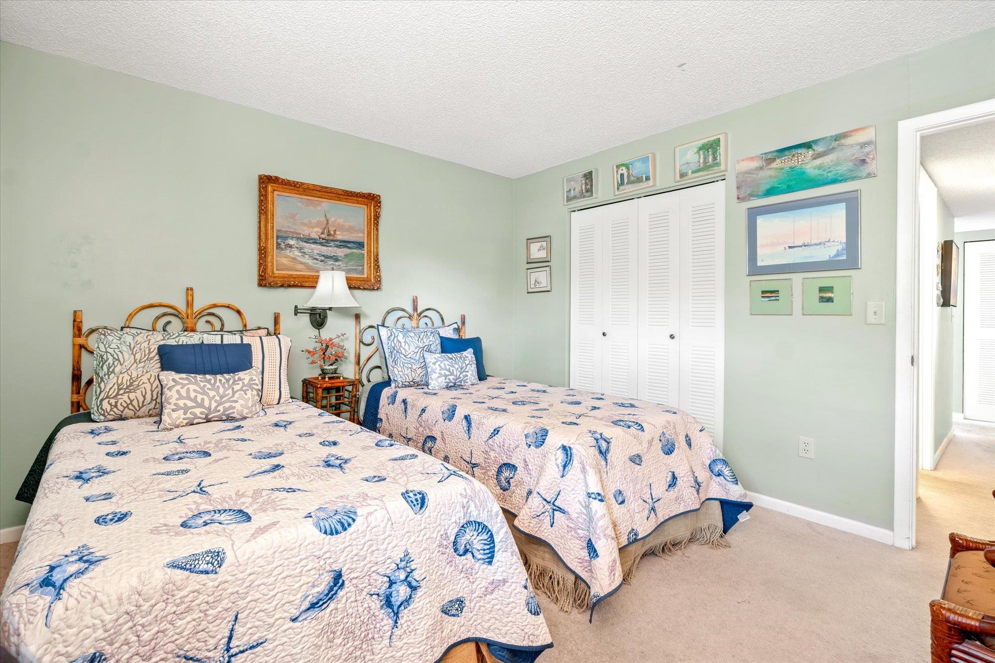 34 Veronese Ct