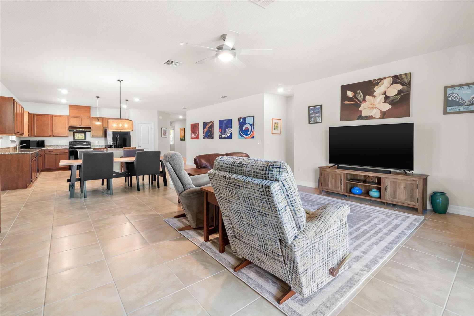 437 La Mancha Dr
