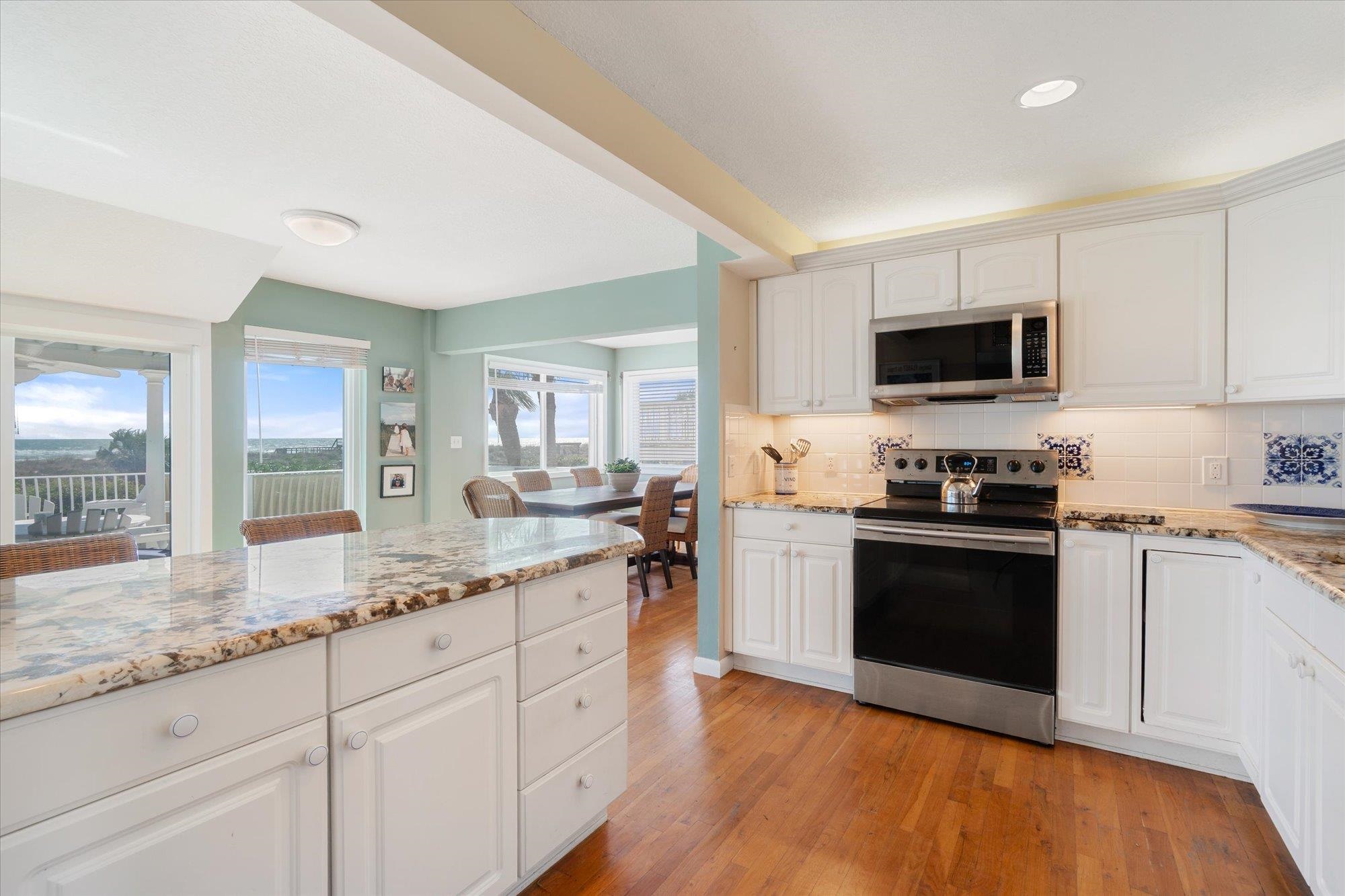 5512 Atlantic View