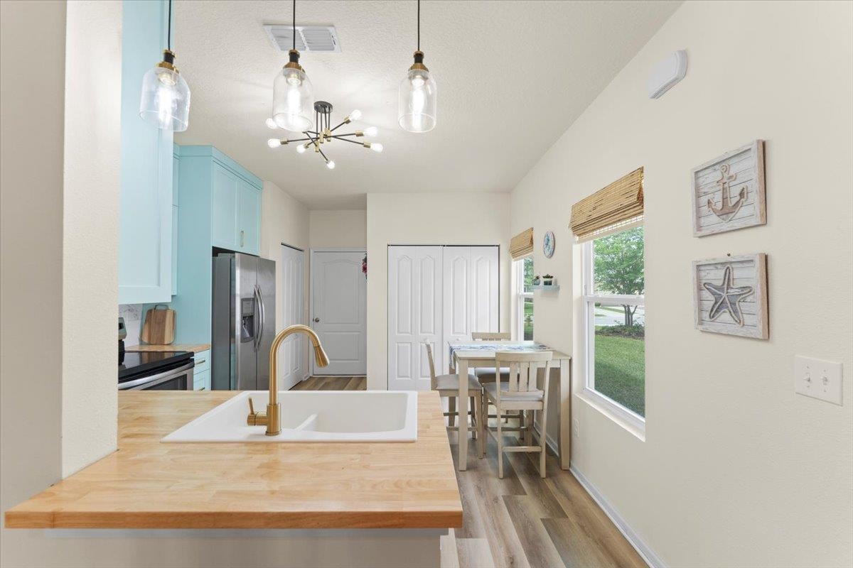 249 Whitland Way