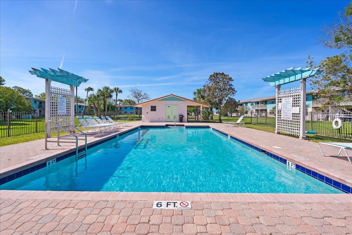 650 W Pope Rd Unit: 205