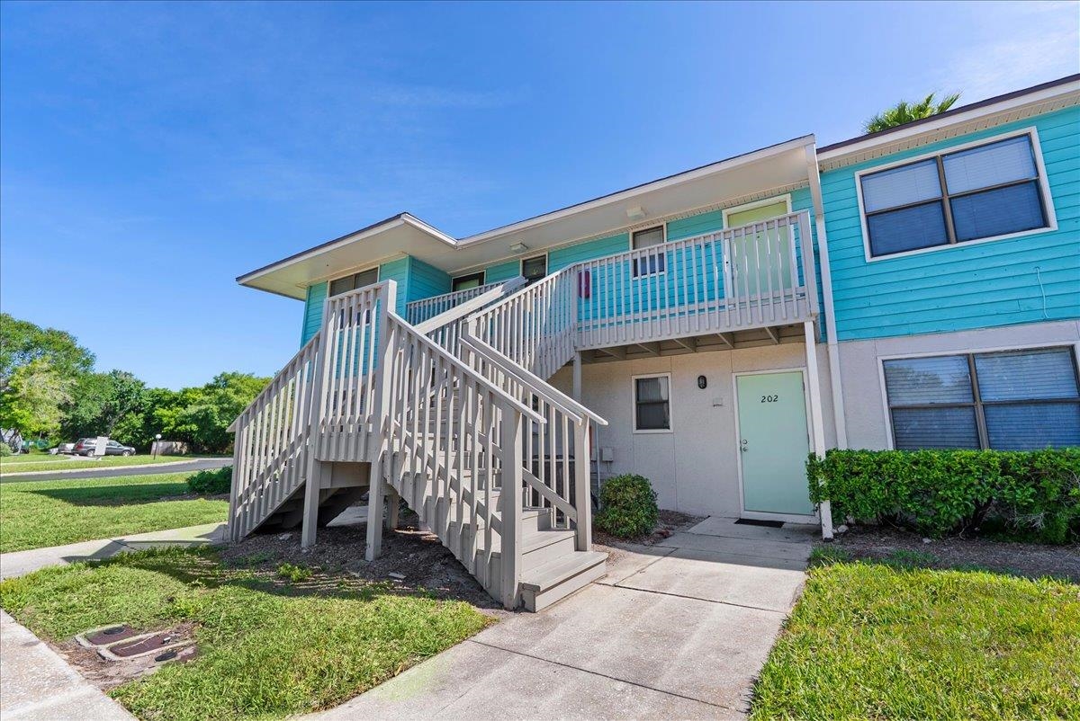 650 W Pope Rd Unit: 205