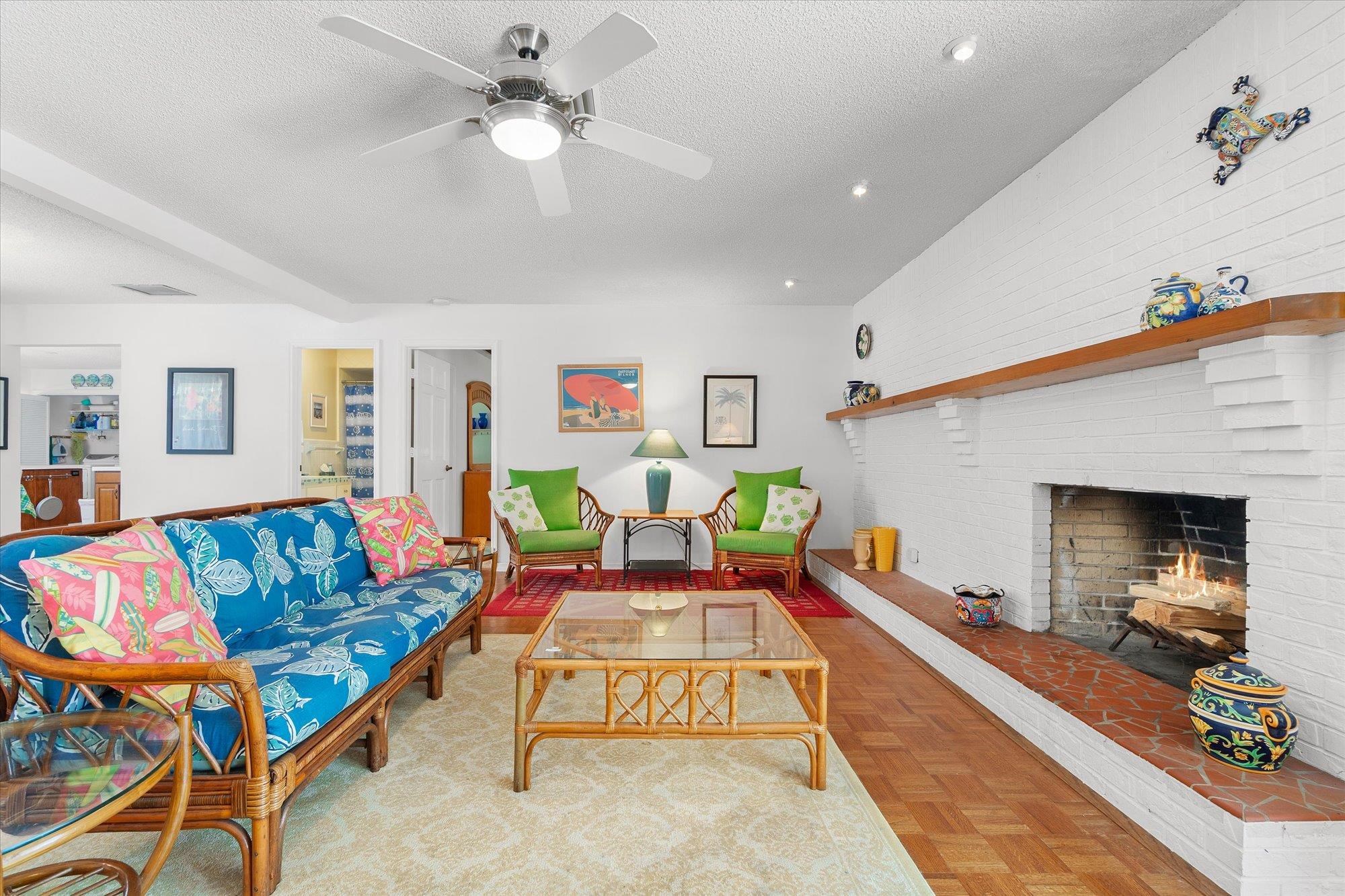 43 White Ct