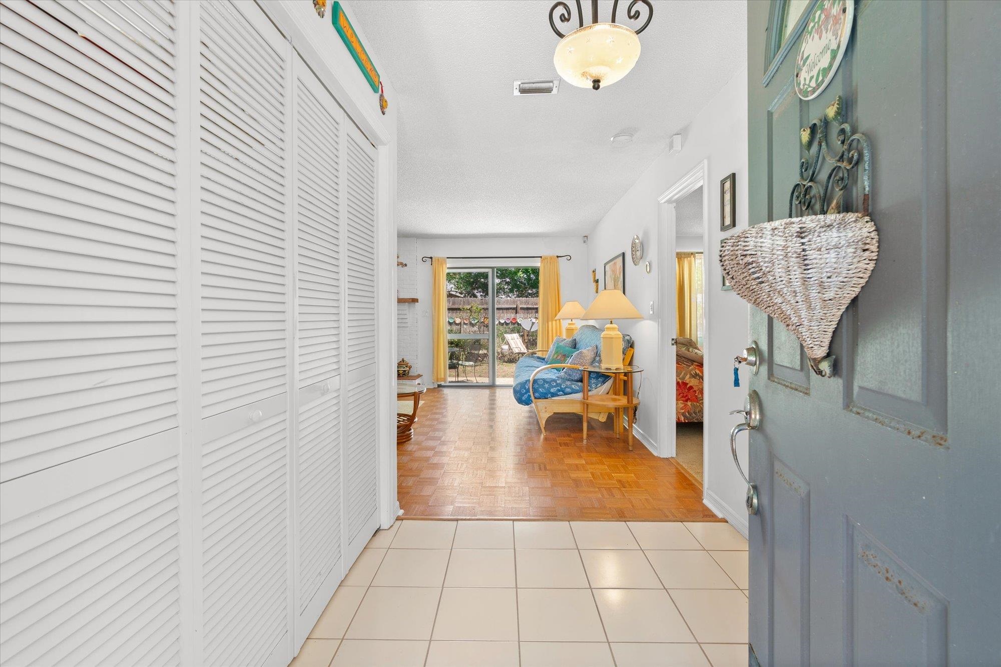 43 White Ct