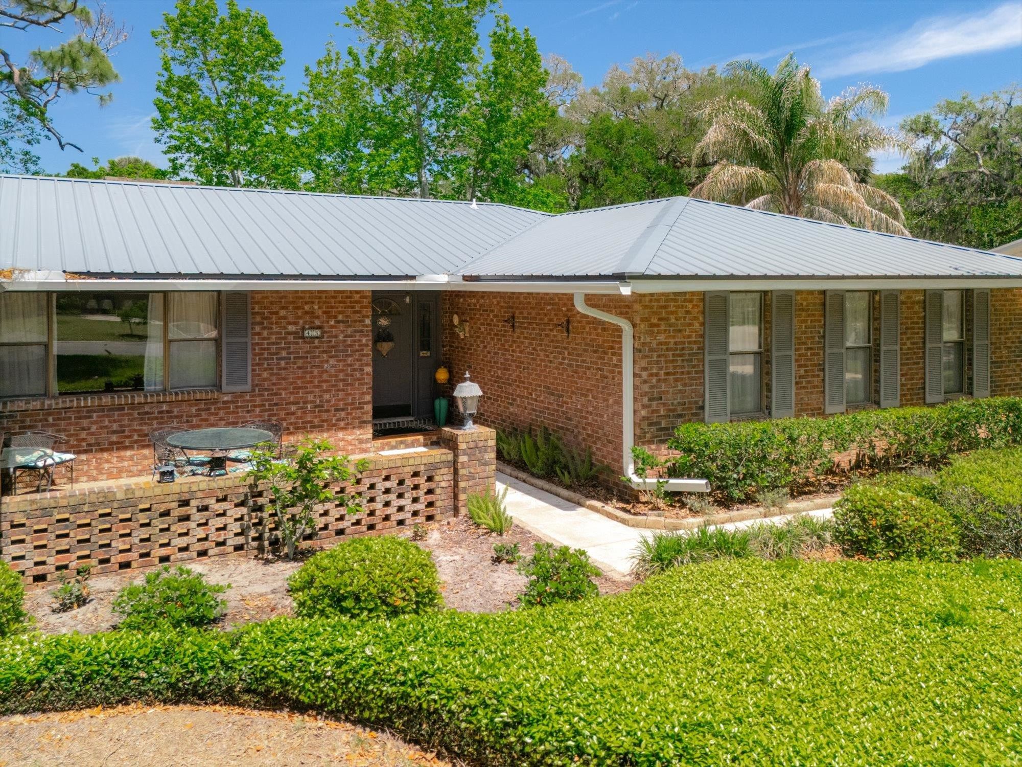 43 White Ct