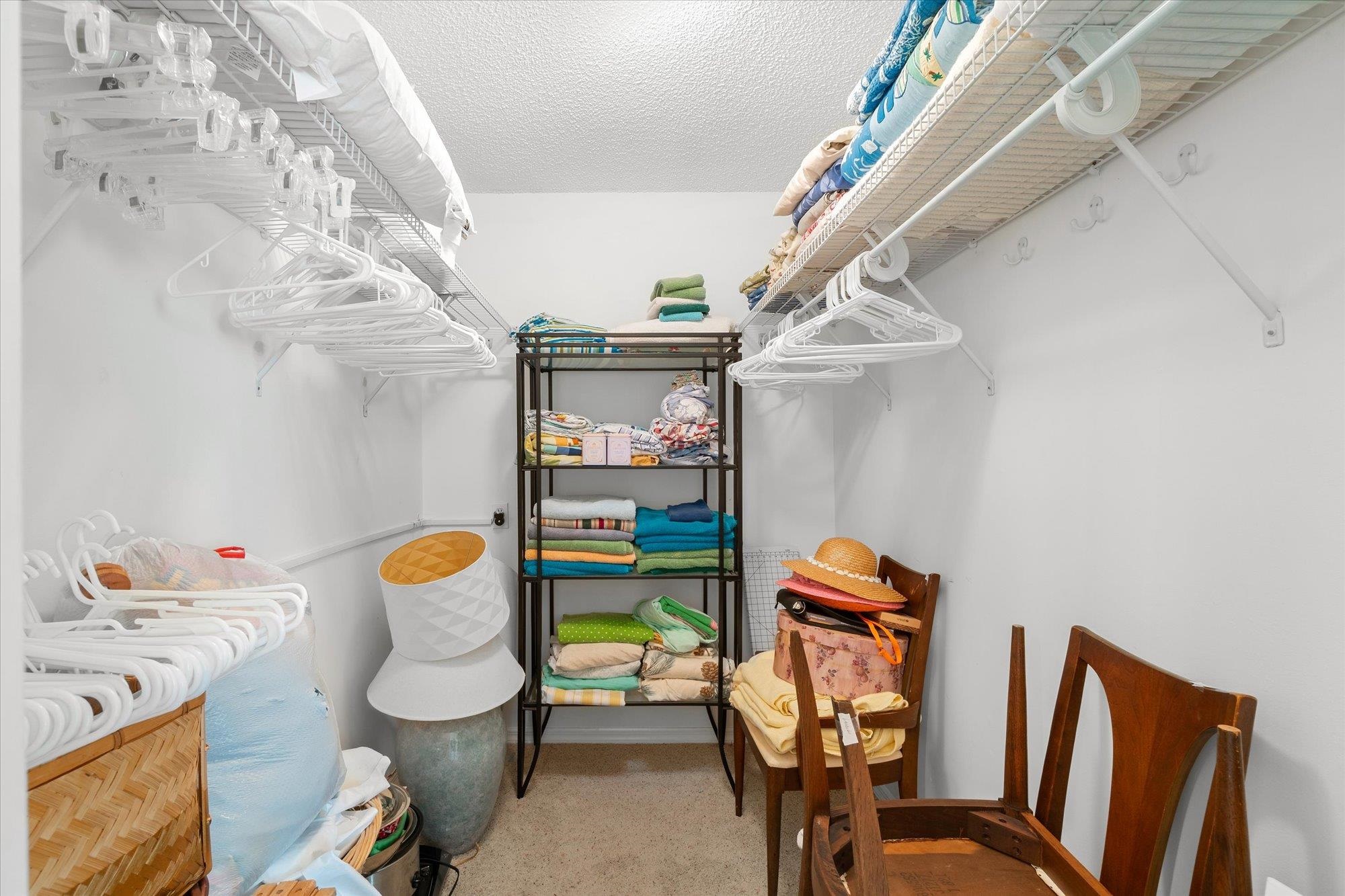 43 White Ct