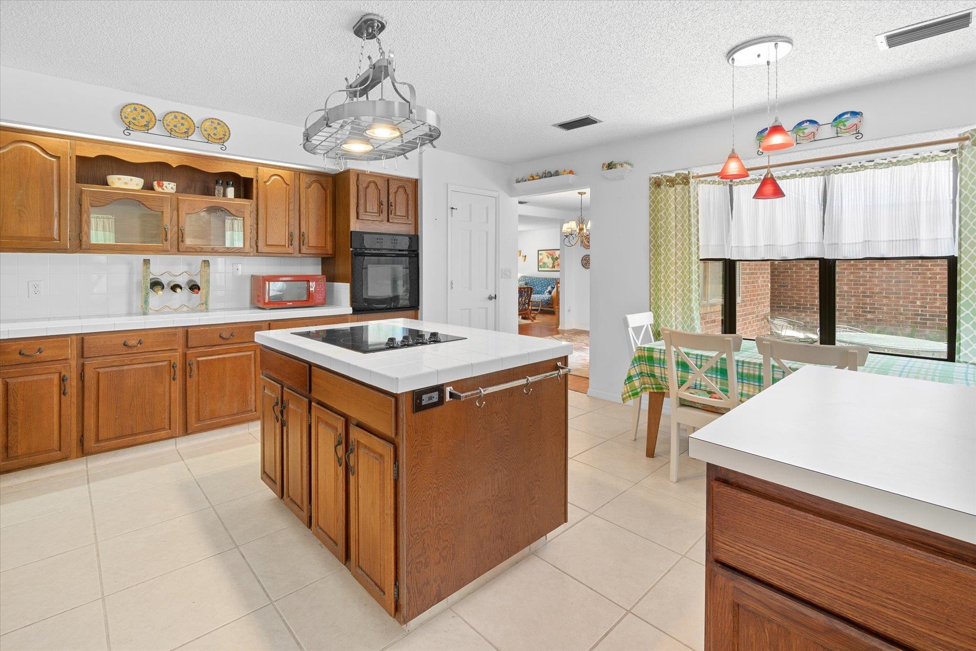 43 White Ct