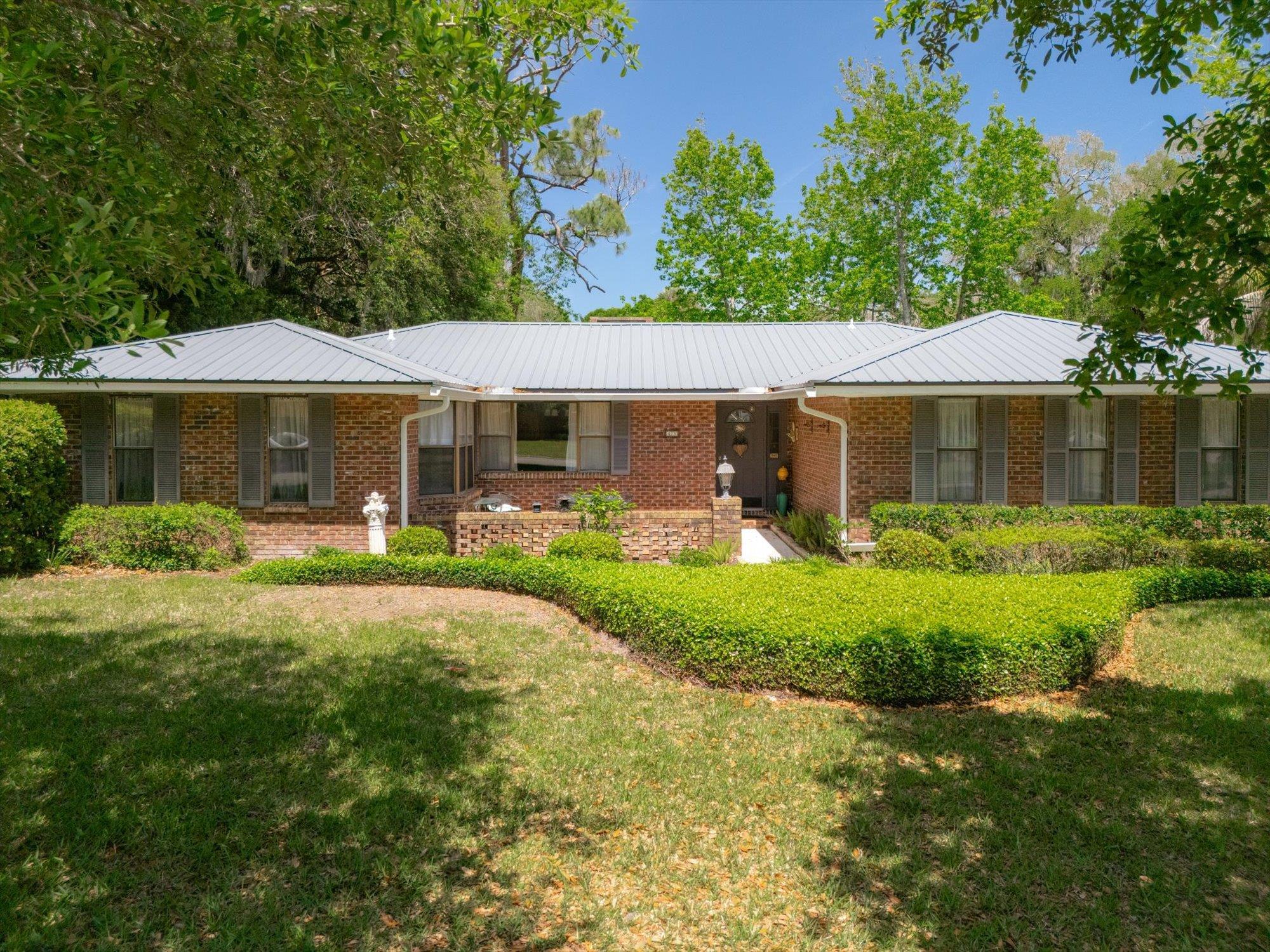 43 White Ct