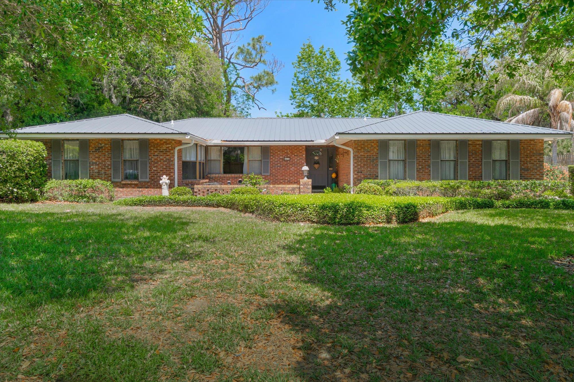 43 White Ct