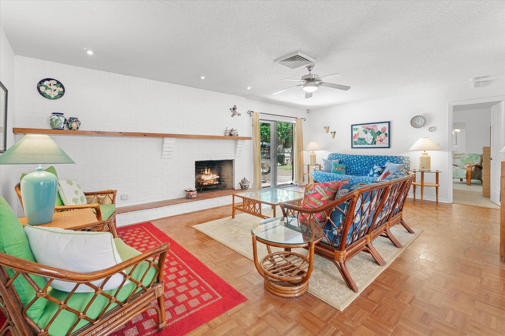 43 White Ct