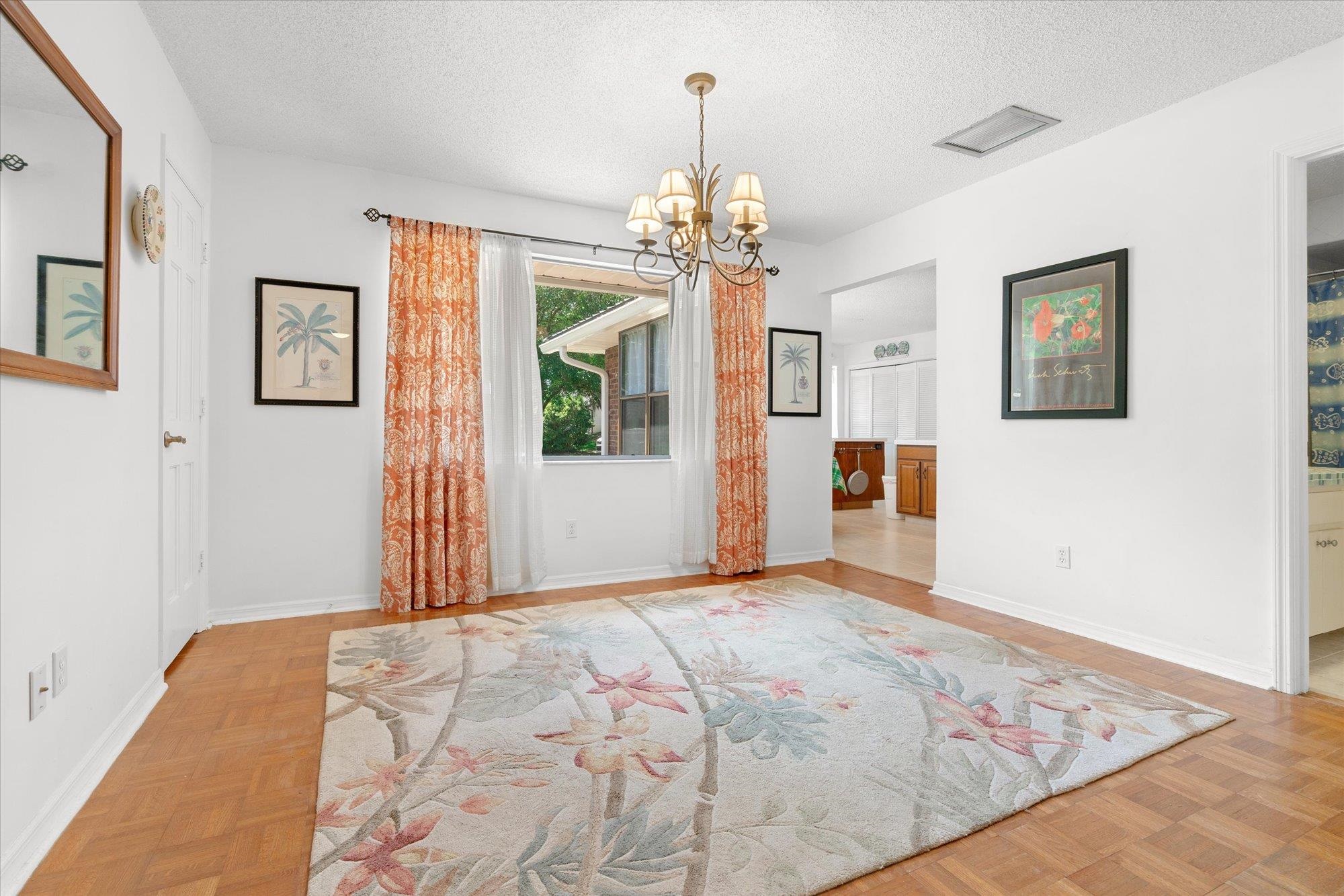 43 White Ct