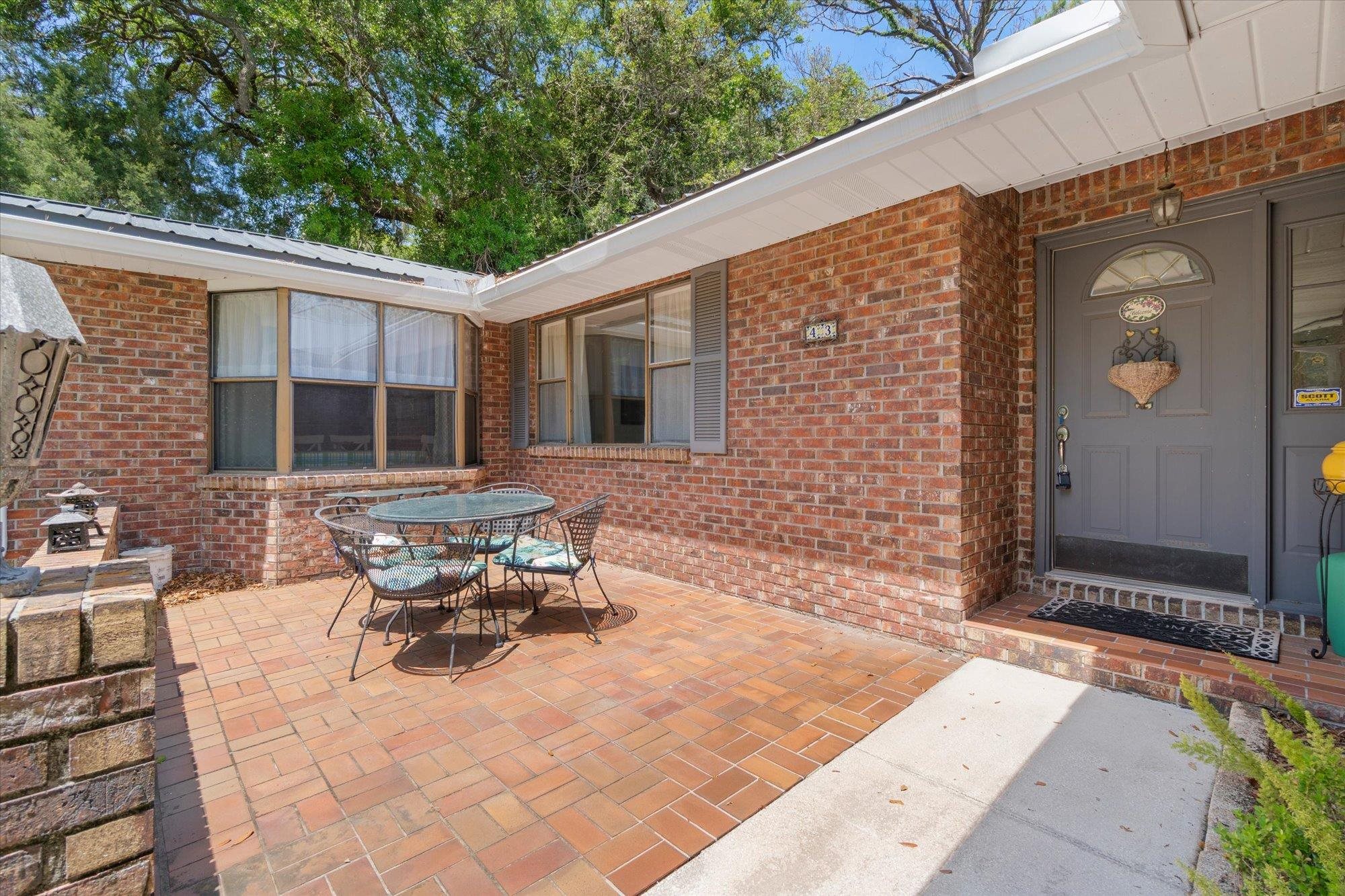 43 White Ct