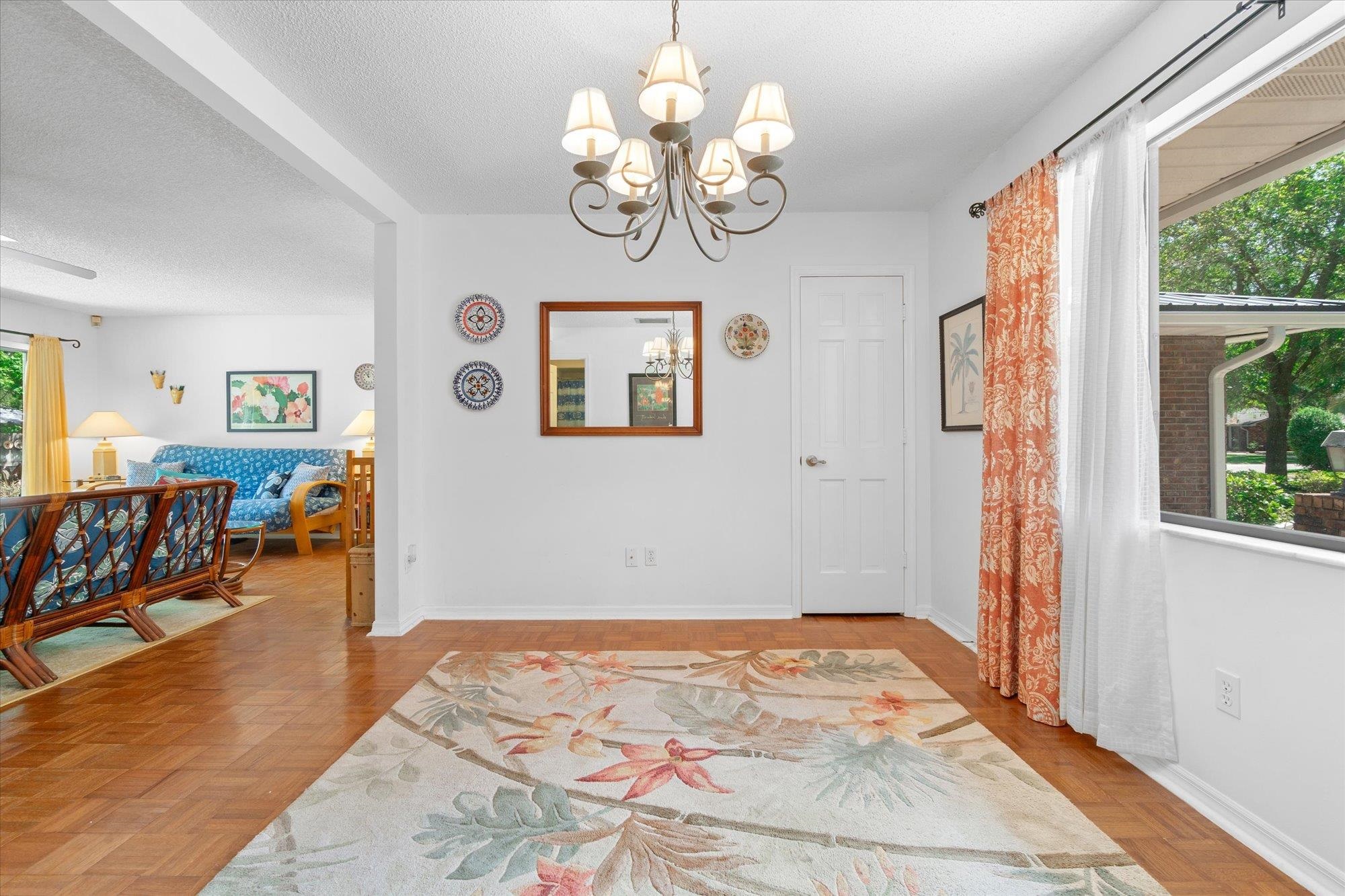 43 White Ct