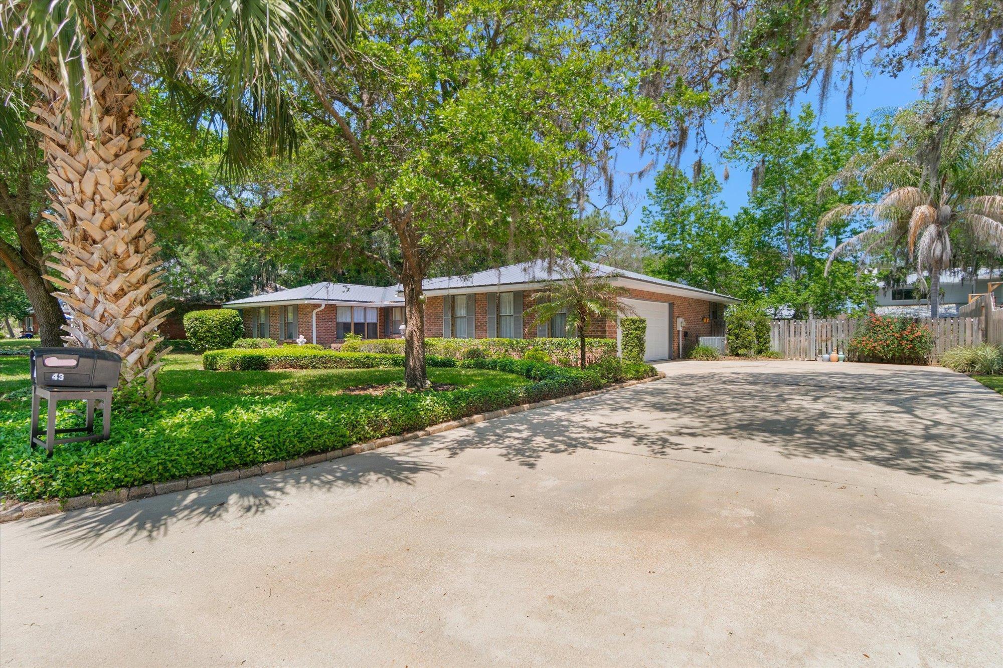43 White Ct
