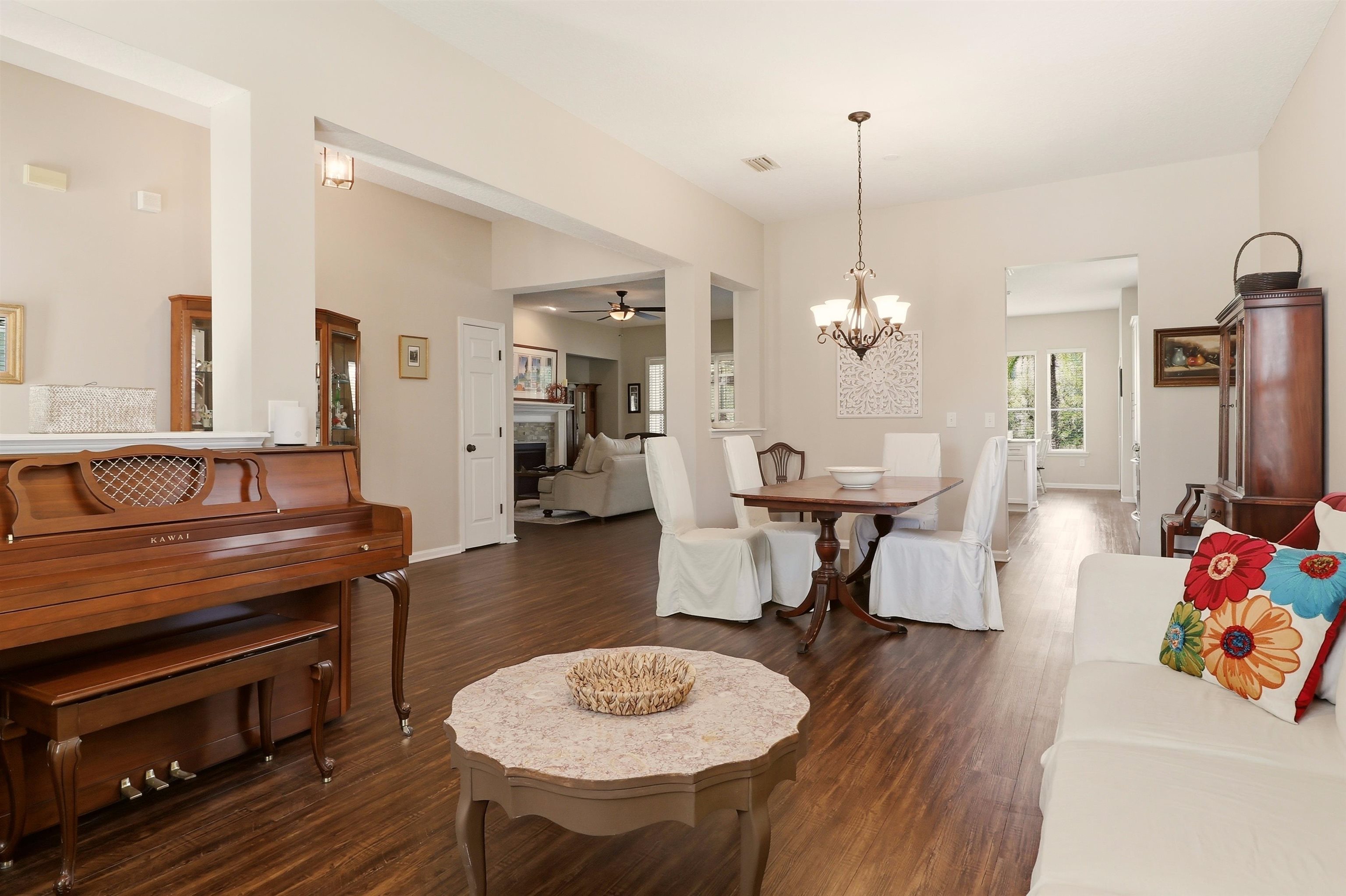2117 Swallowtail Ln