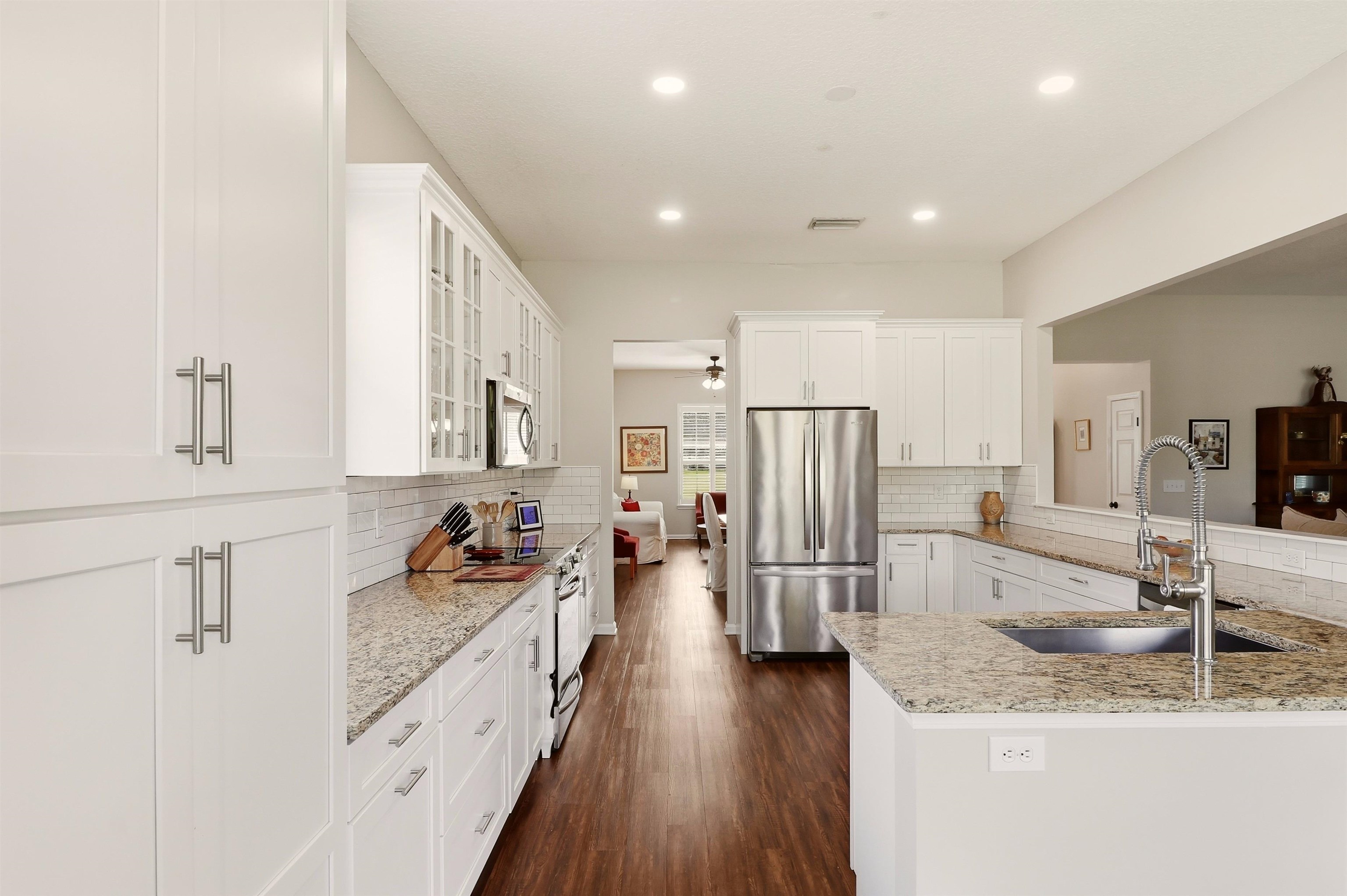 2117 Swallowtail Ln